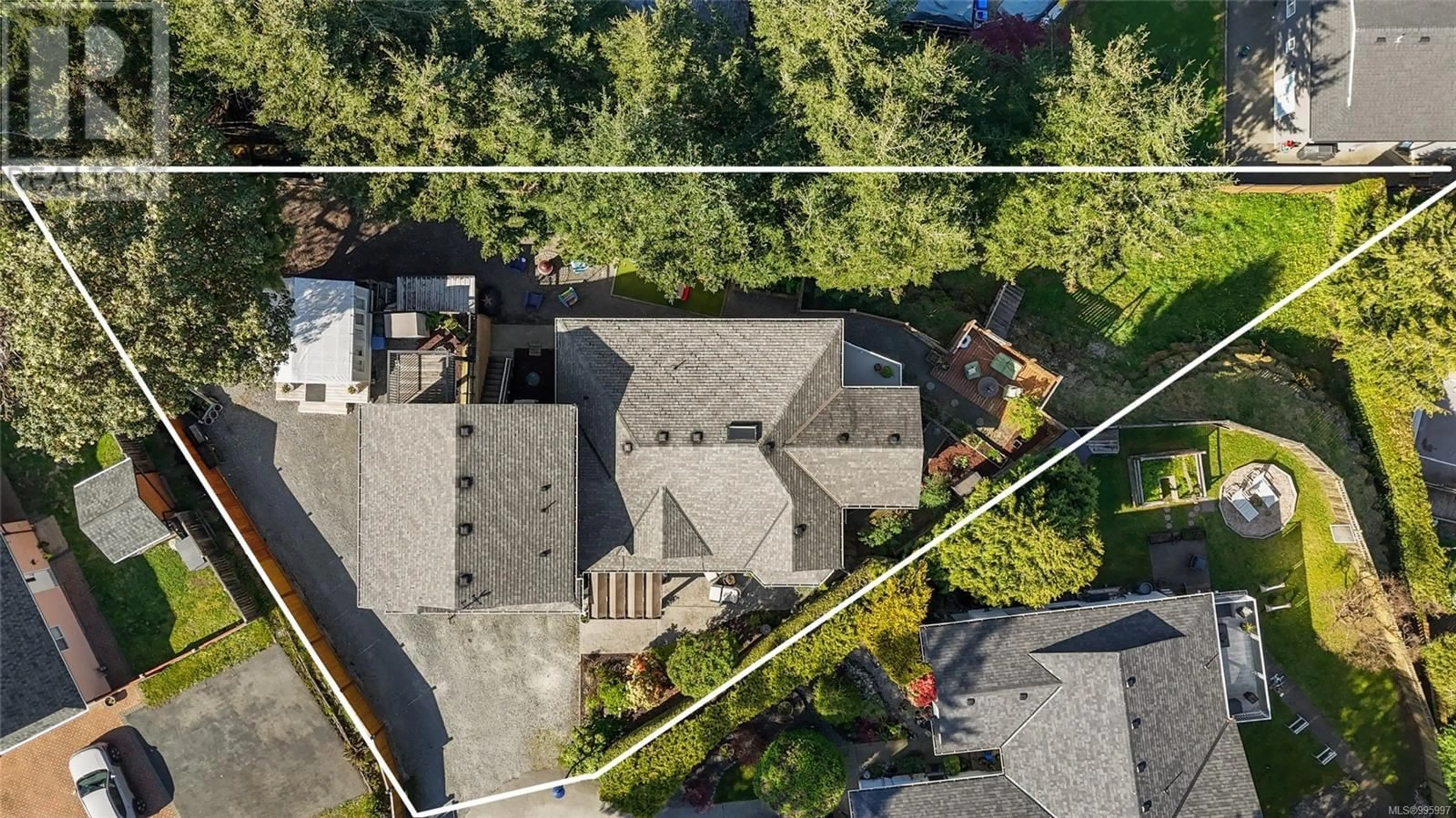 A pic from outside/outdoor area/front of a property/back of a property/a pic from drone, street for 1194 KATHLYNN LANE, Langford British Columbia V9B5Z5