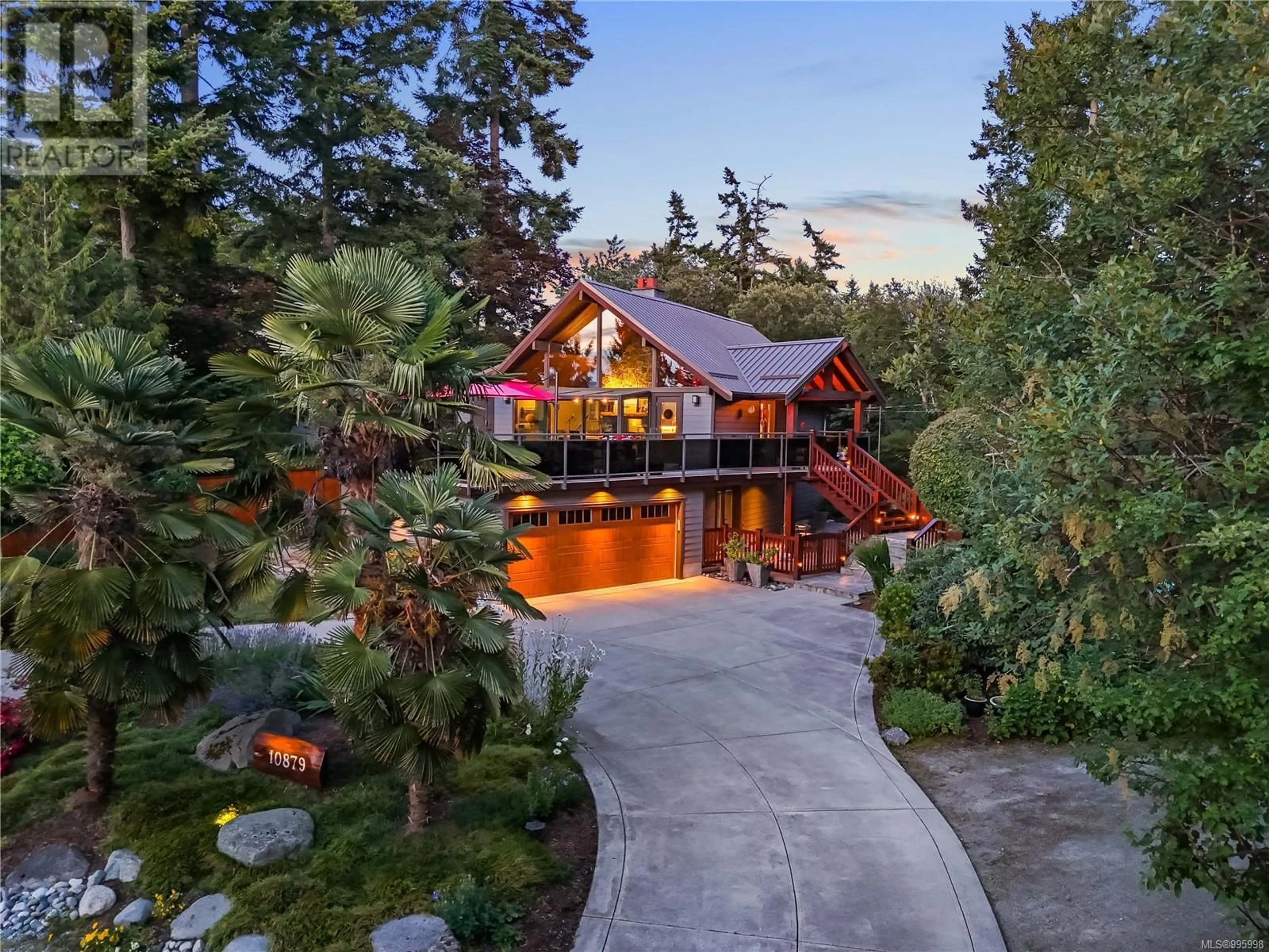 A pic from outside/outdoor area/front of a property/back of a property/a pic from drone, unknown for 10879 MADRONA DRIVE, North Saanich British Columbia V8L5N9
