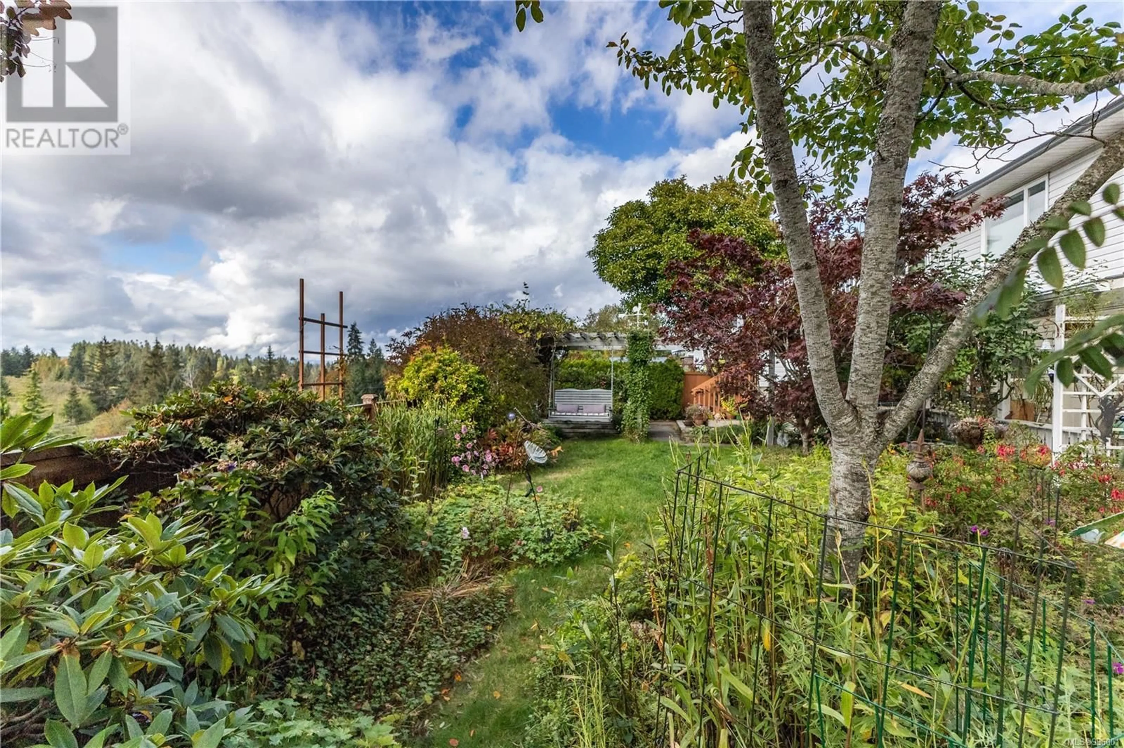 A pic from outside/outdoor area/front of a property/back of a property/a pic from drone, forest/trees view for 350 STRATFORD DRIVE, Campbell River British Columbia V9W8A1
