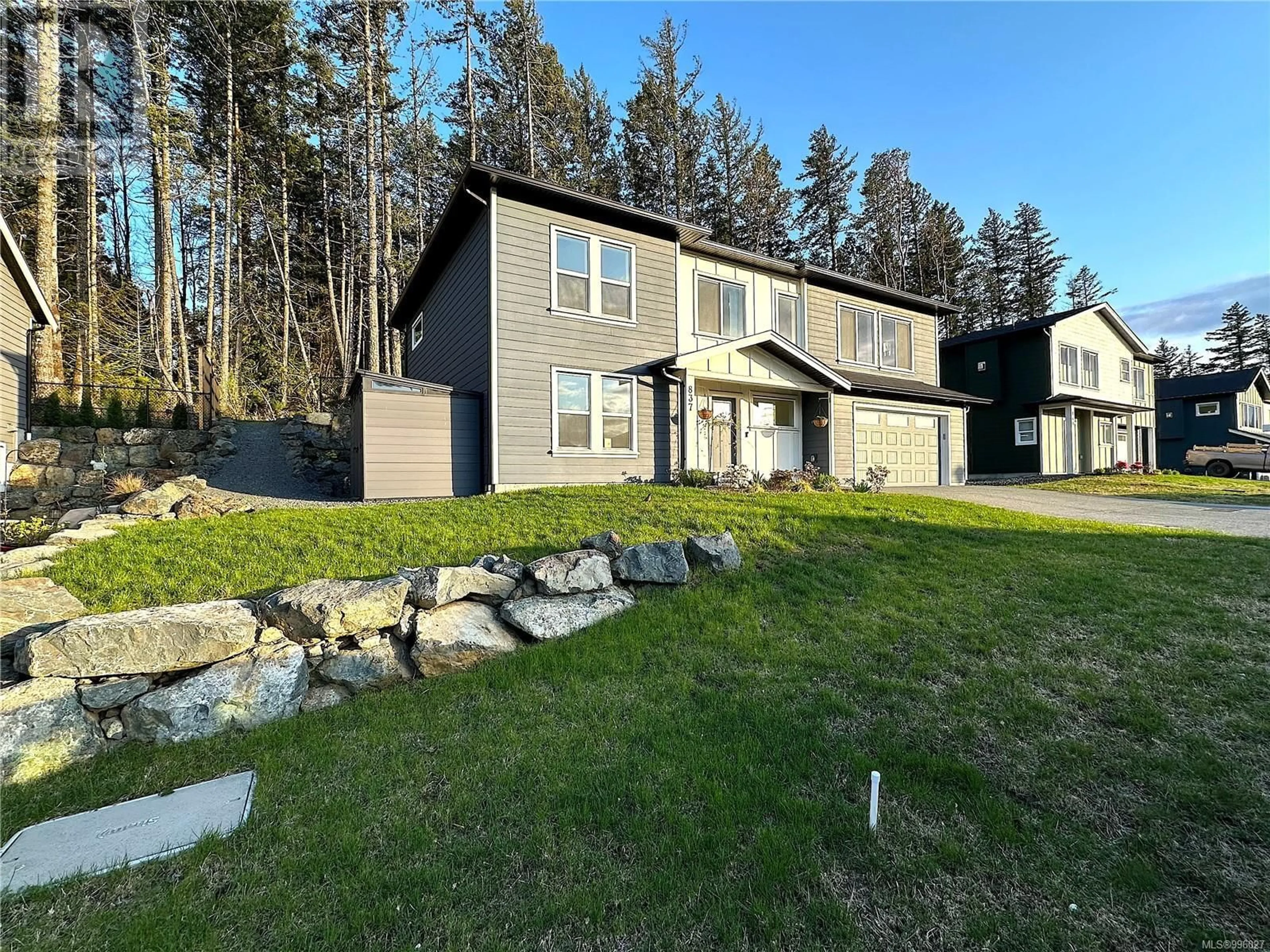 A pic from outside/outdoor area/front of a property/back of a property/a pic from drone, unknown for 837 TOMACK LOOP, Langford British Columbia V9C3X3