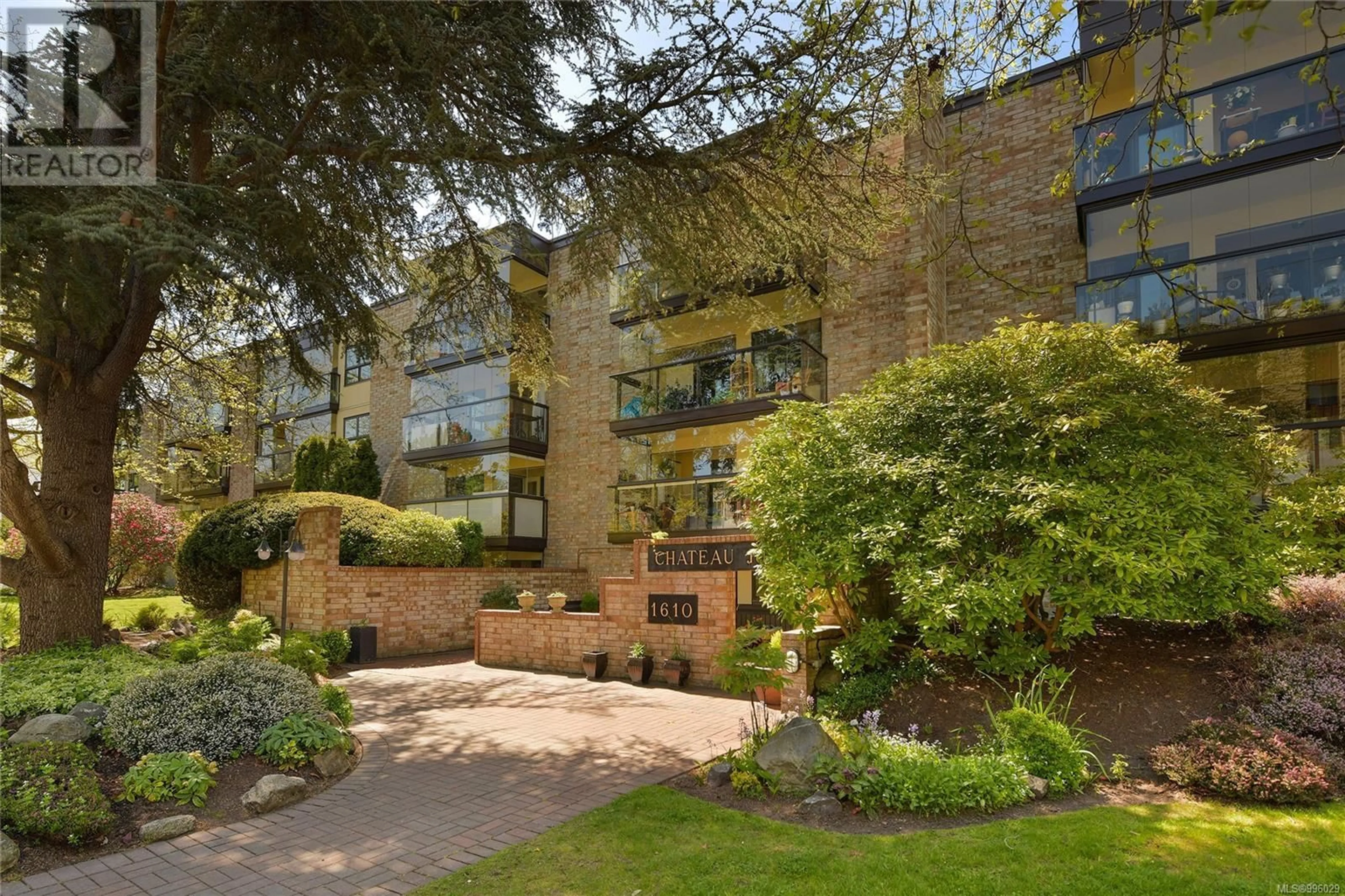 Unknown for 401 - 1610 JUBILEE AVENUE, Victoria British Columbia V8R6P3