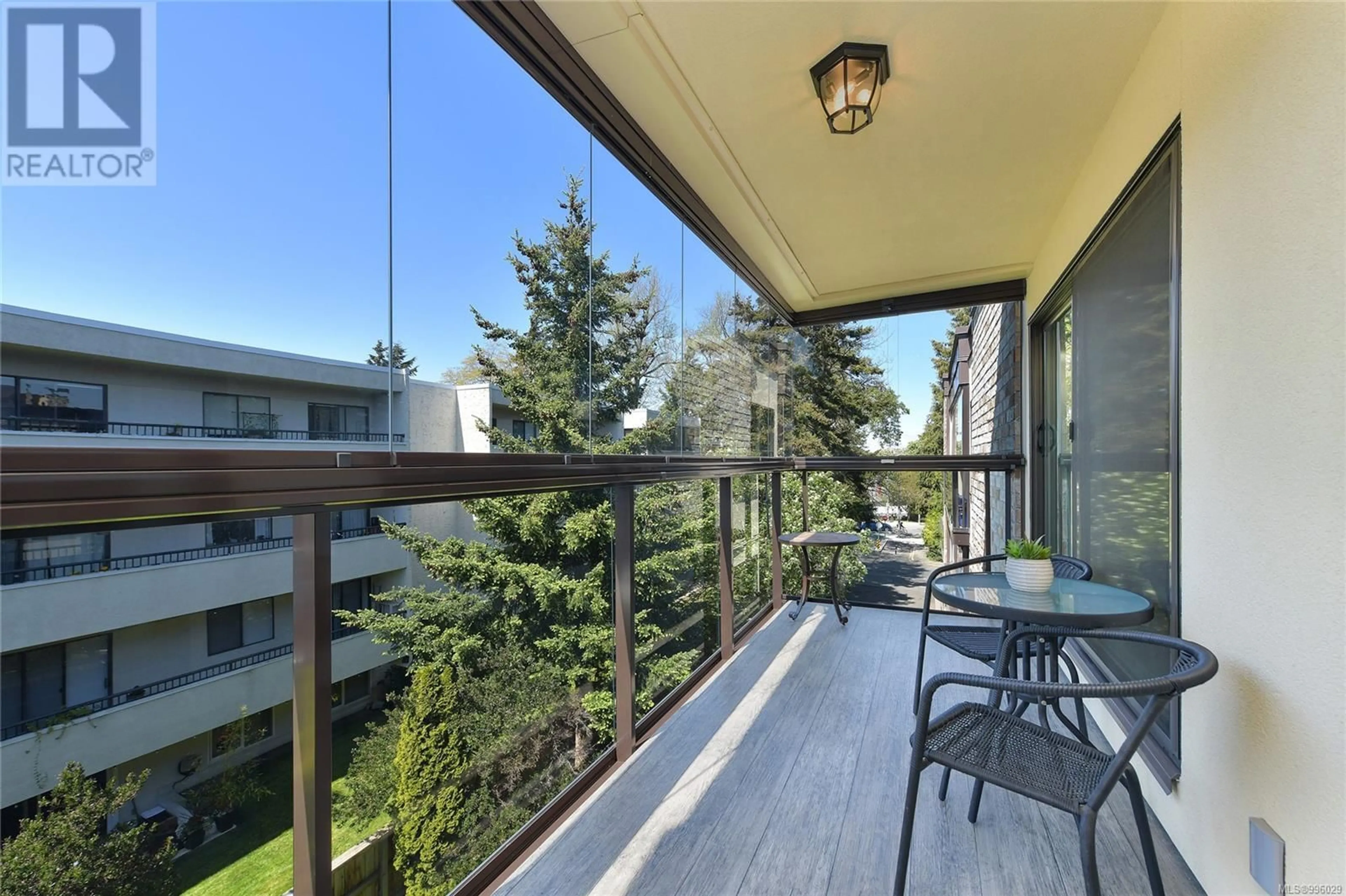Patio, unknown for 401 - 1610 JUBILEE AVENUE, Victoria British Columbia V8R6P3