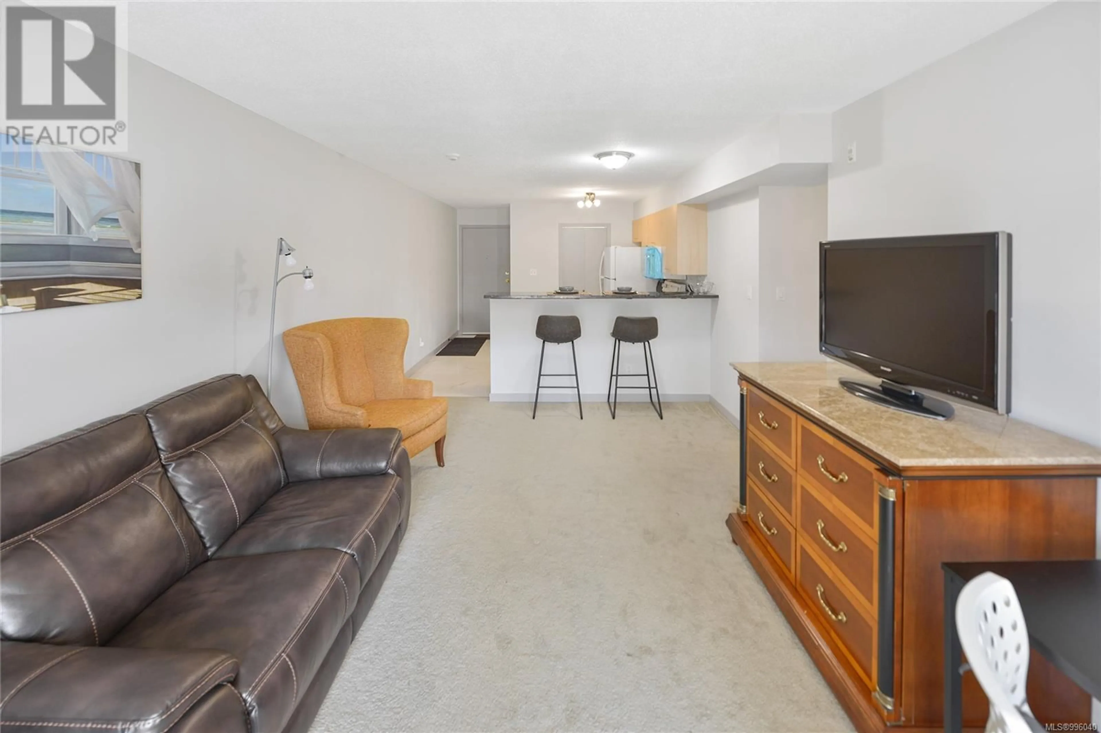 Living room with furniture, unknown for 311 - 827 NORTH PARK STREET, Victoria British Columbia V8W3Y3