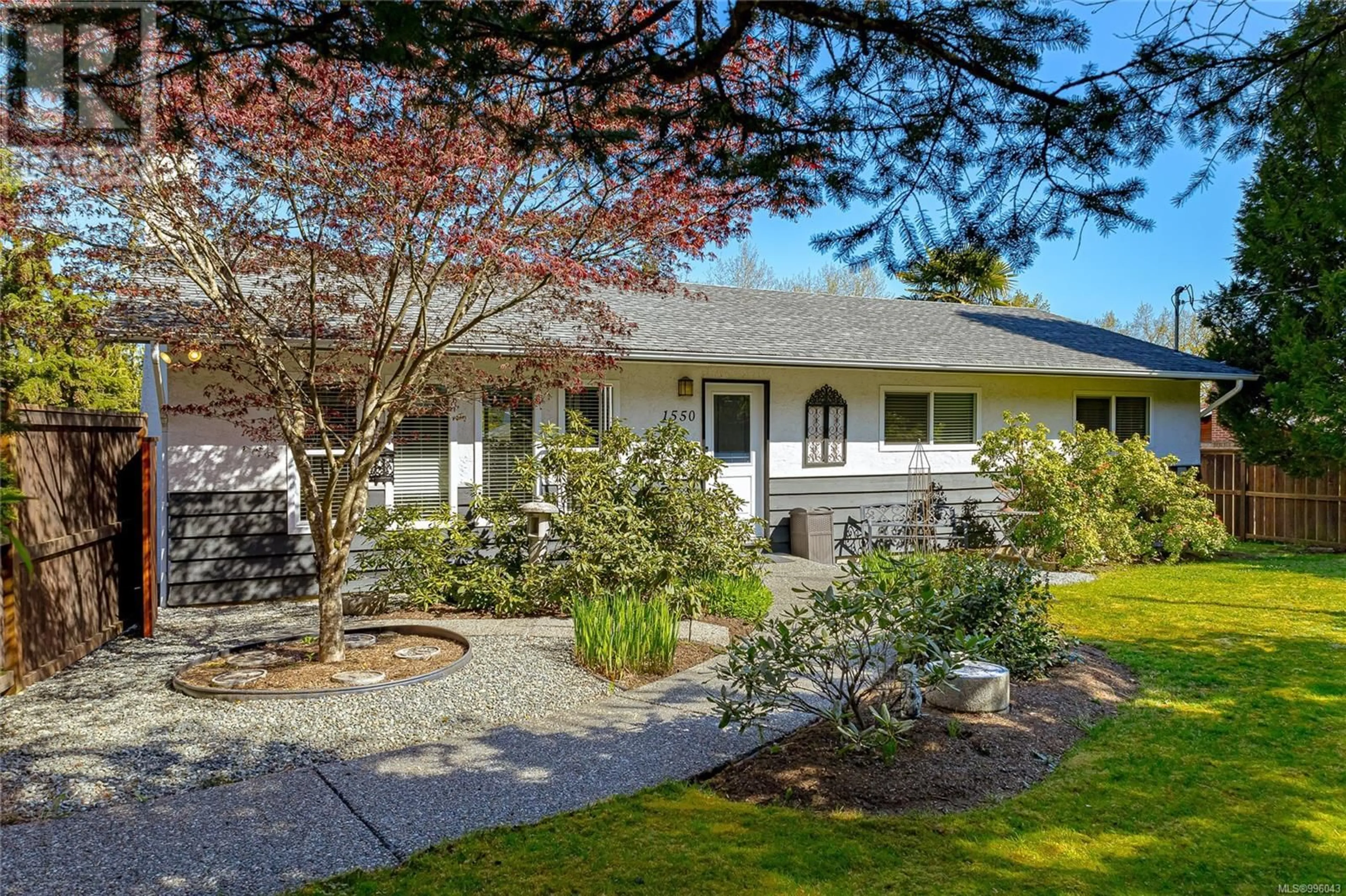 Home with vinyl exterior material, street for 1550 MCHATTIE ROAD, Central Saanich British Columbia V8M1X1