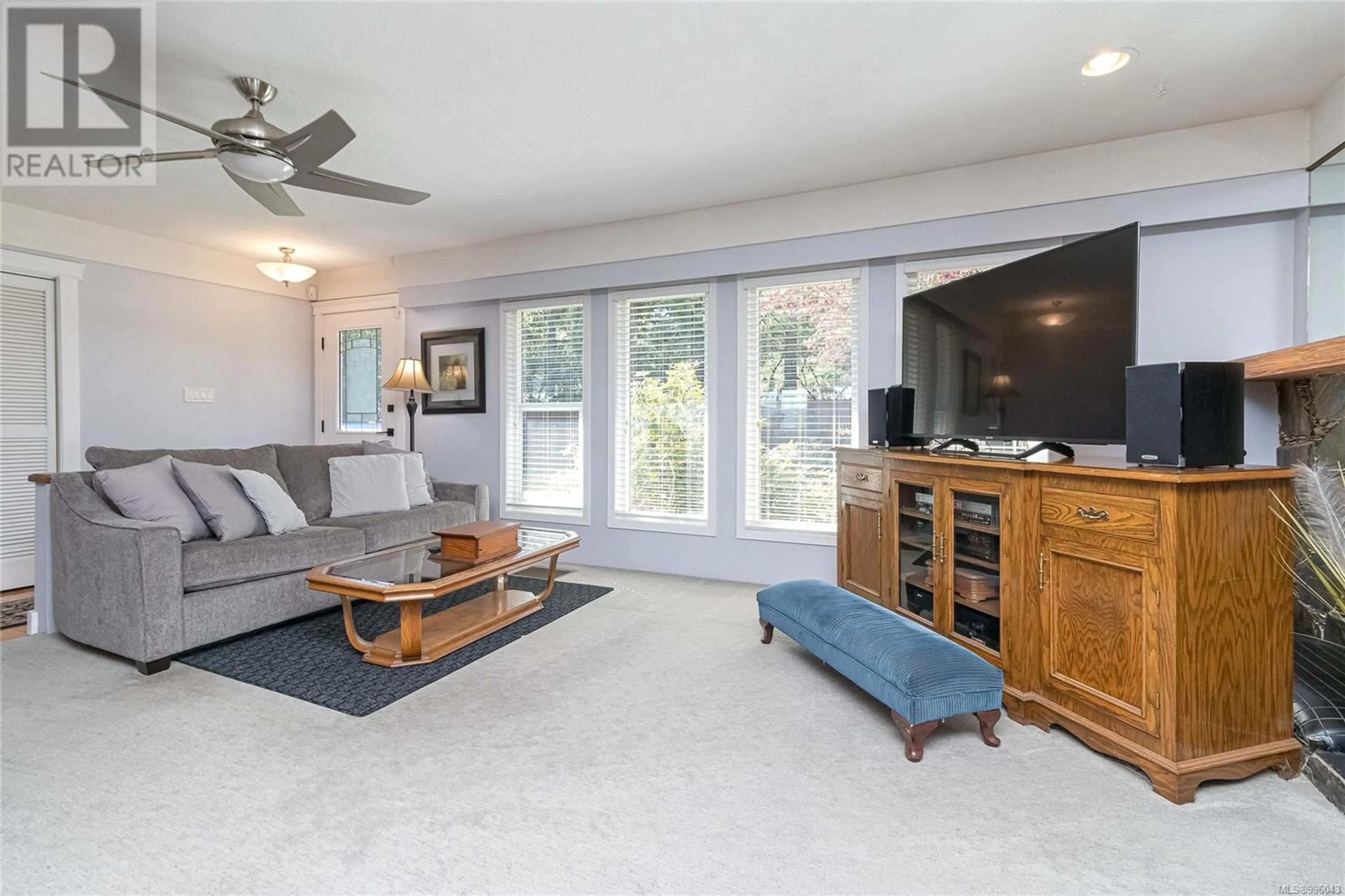 Living room with furniture, unknown for 1550 MCHATTIE ROAD, Central Saanich British Columbia V8M1X1