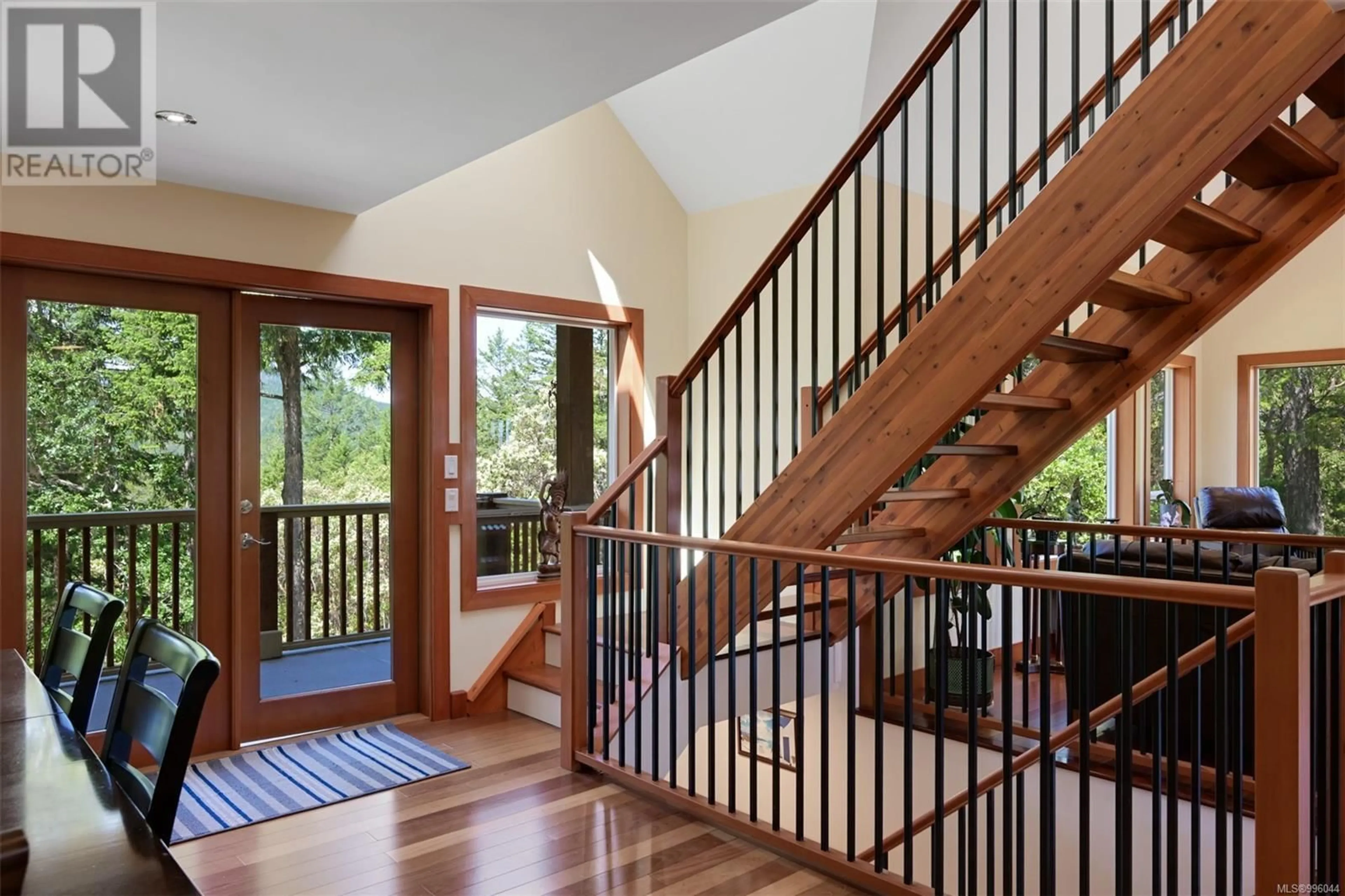 Indoor entryway for 3060 WESTRIDGE PLACE, Highlands British Columbia V9E1C8