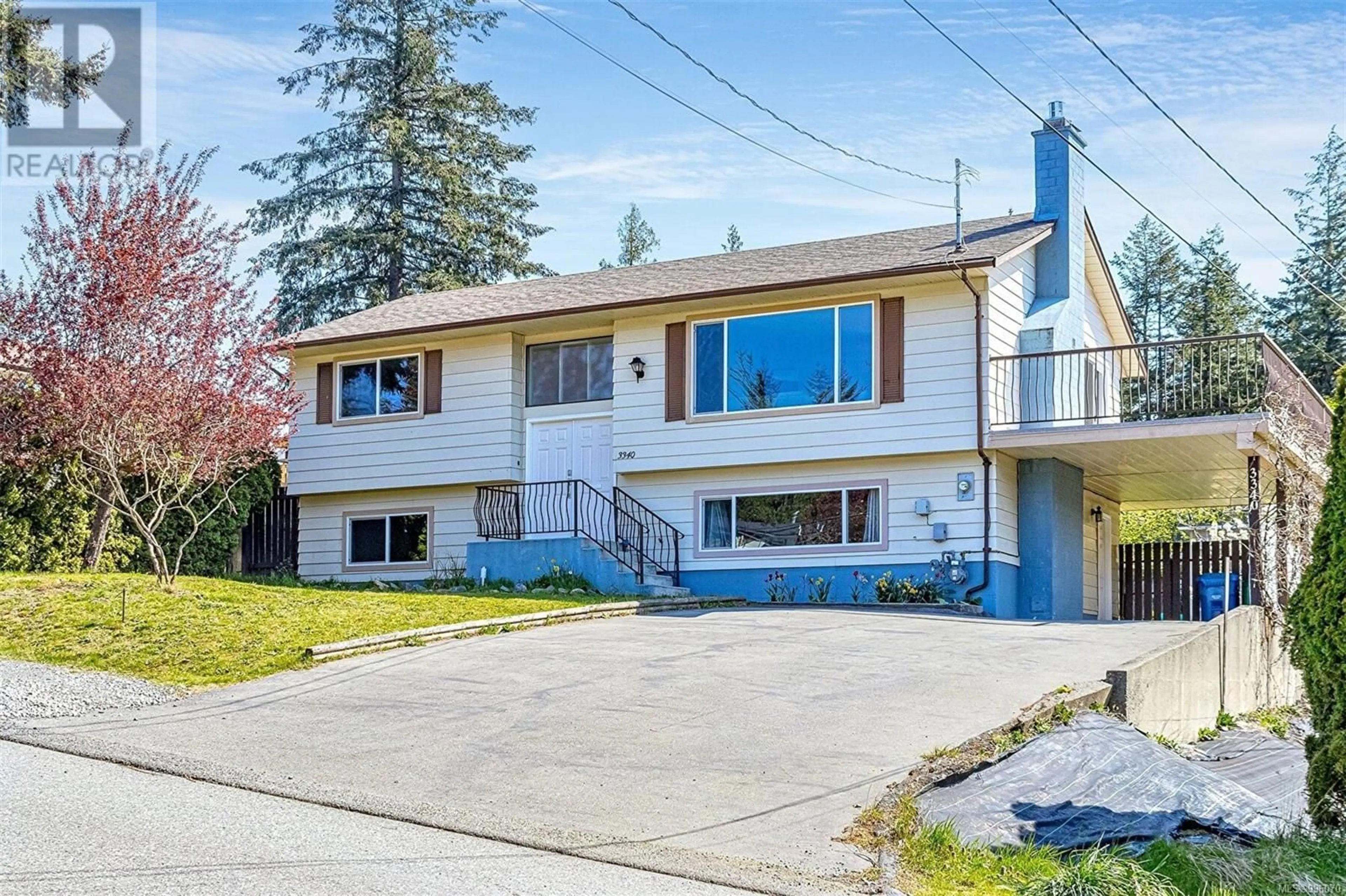 Home with vinyl exterior material, street for 3340 DINGLE BINGLE HILL ROAD, Nanaimo British Columbia V9T3V7