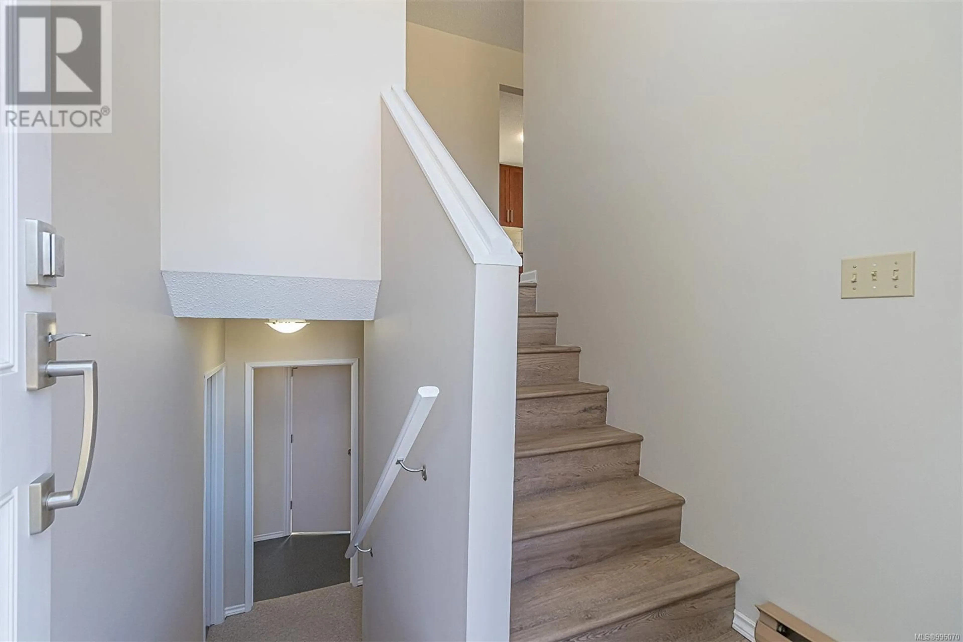 Stairs for 3340 DINGLE BINGLE HILL ROAD, Nanaimo British Columbia V9T3V7
