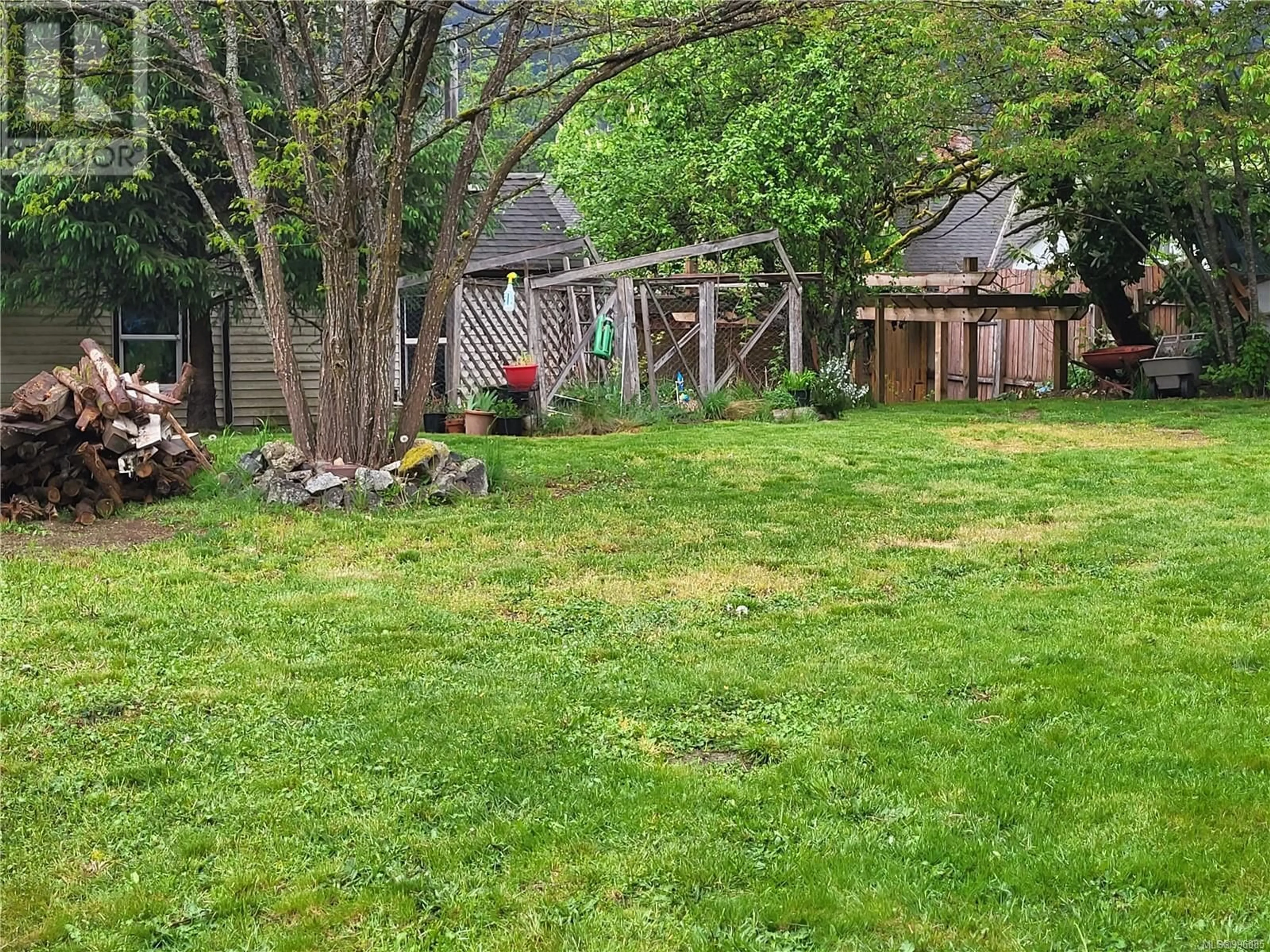 A pic from outside/outdoor area/front of a property/back of a property/a pic from drone, unknown for 69 COWICHAN AVENUE, Lake Cowichan British Columbia V0R2G0