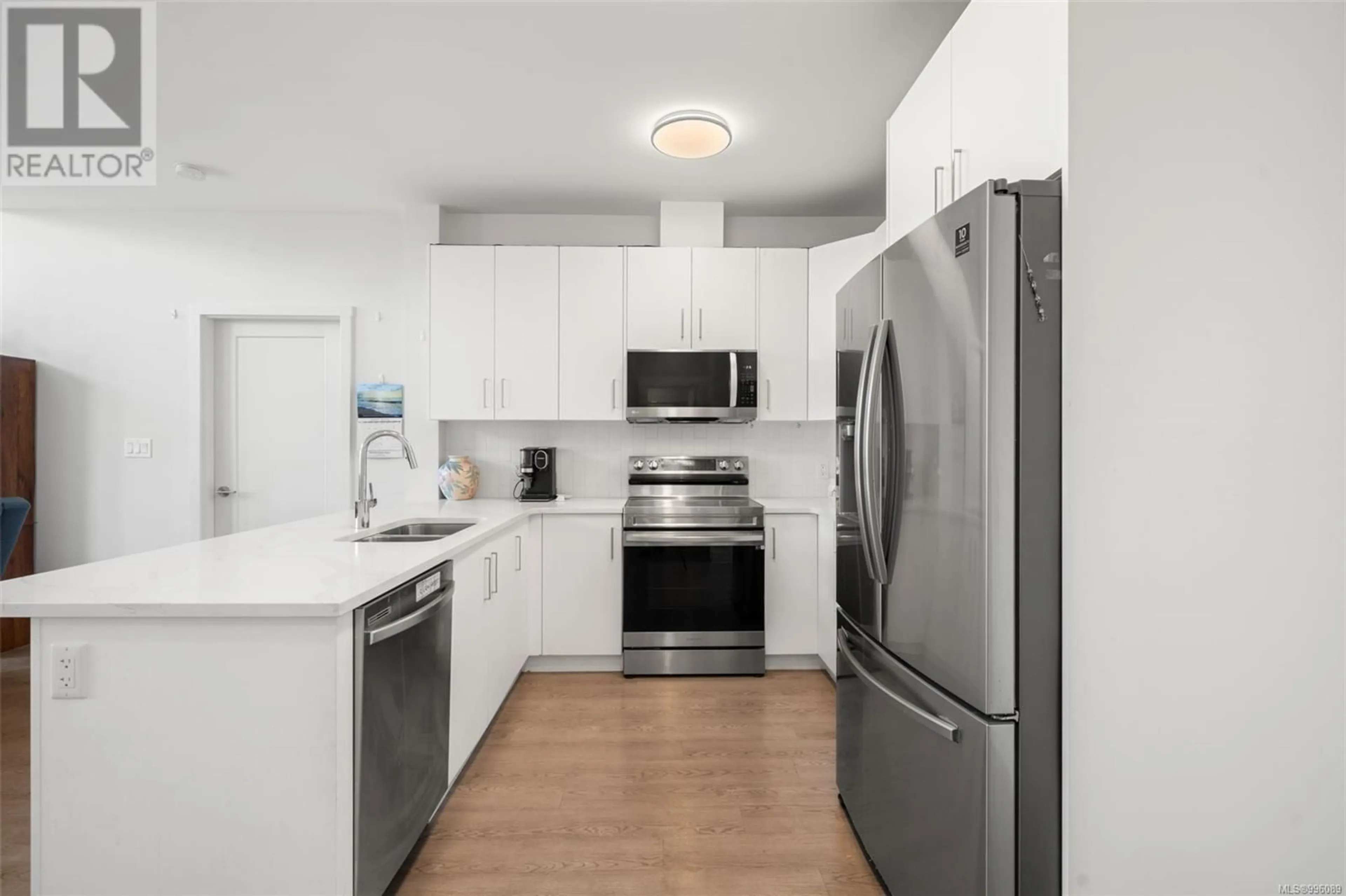 Standard kitchen, unknown for 402 - 707 TREANOR AVENUE, Langford British Columbia V9B0X7