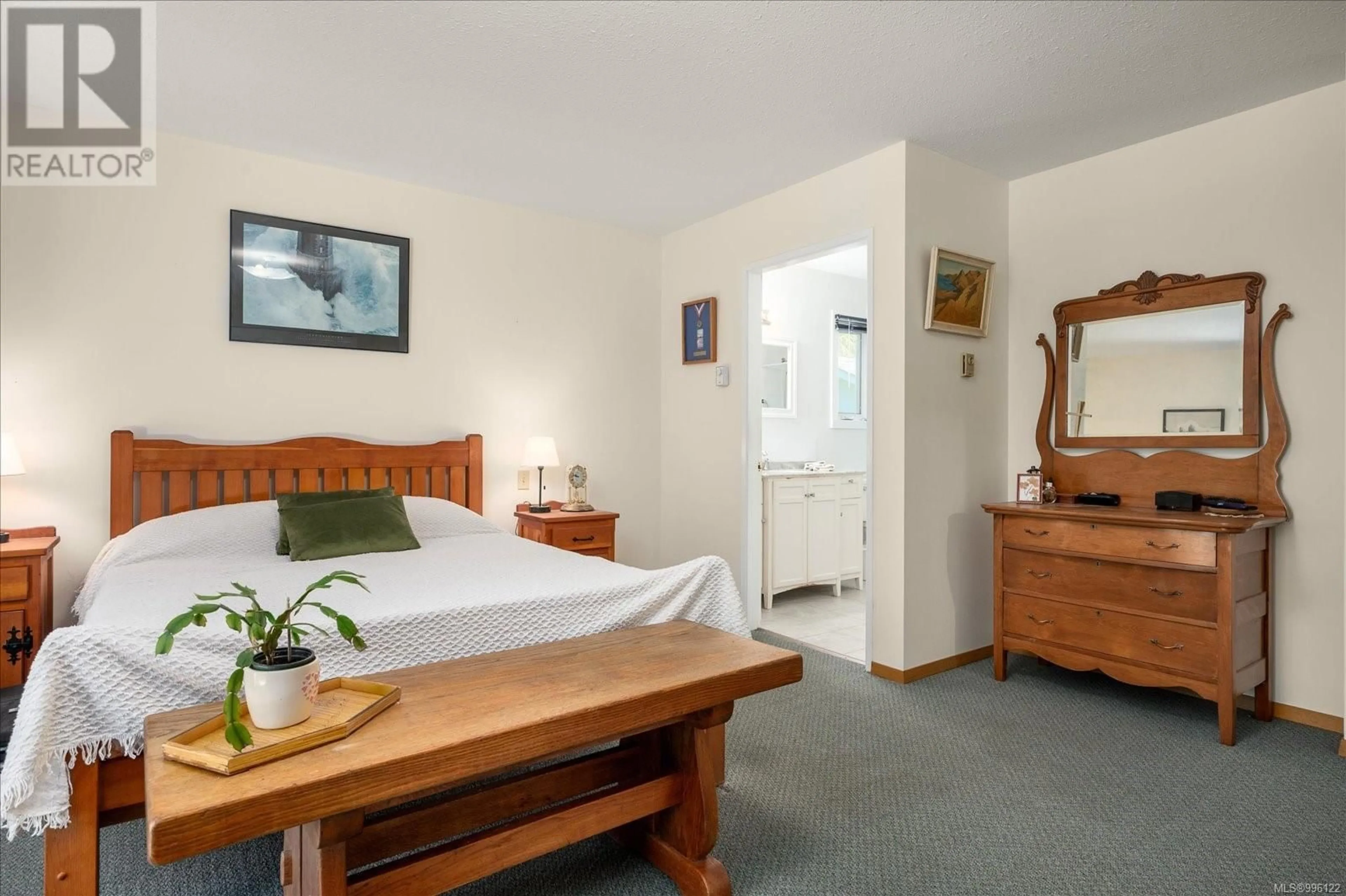 Bedroom with bed, unknown for 4232 FILIPANA ROAD, Ladysmith British Columbia V9G1G2