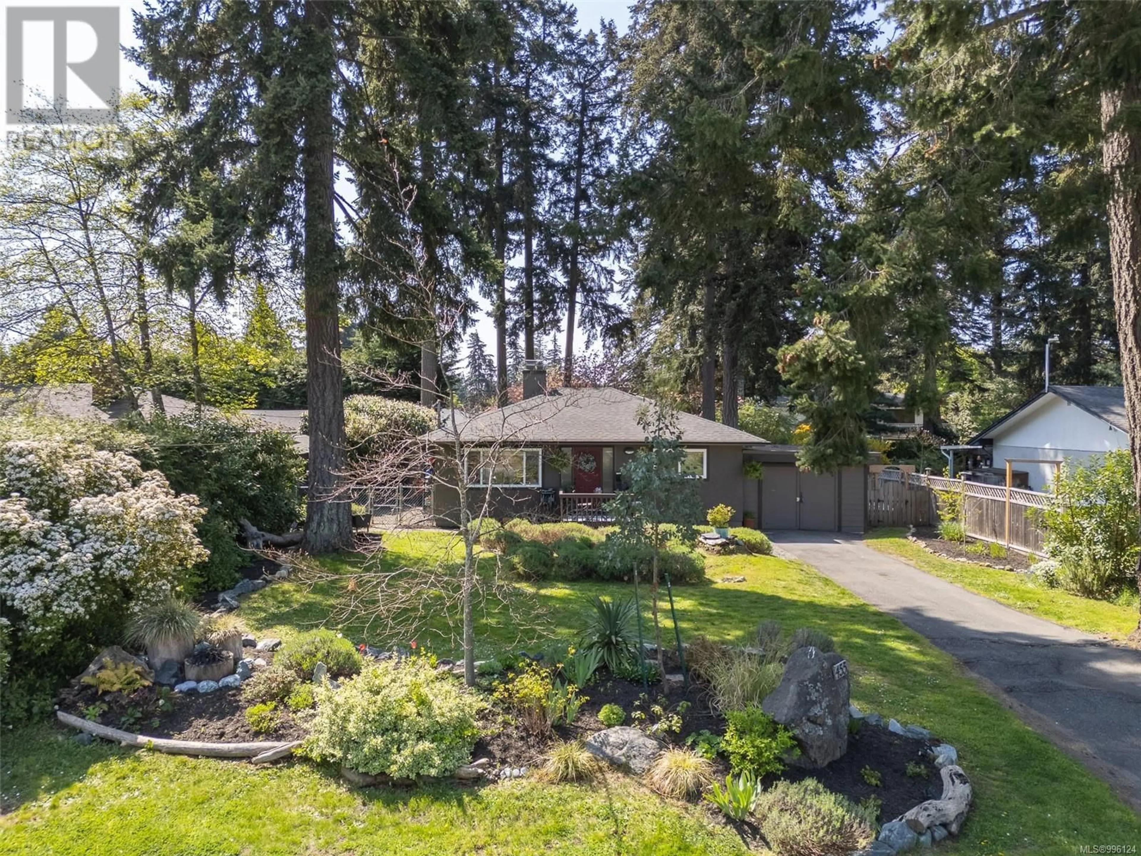 A pic from outside/outdoor area/front of a property/back of a property/a pic from drone, unknown for 455 TIPTON AVENUE, Colwood British Columbia V9C2B8