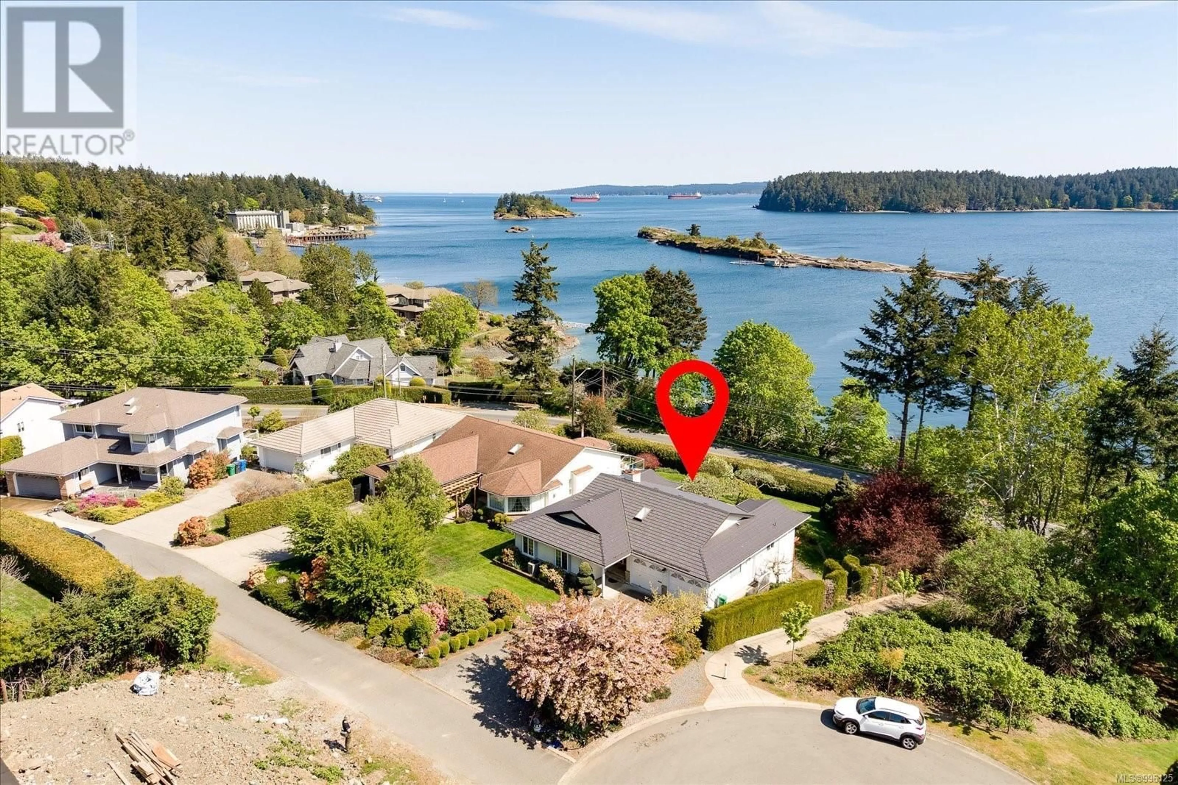 A pic from outside/outdoor area/front of a property/back of a property/a pic from drone, water/lake/river/ocean view for 1362 IVY LANE, Nanaimo British Columbia V9T5T2