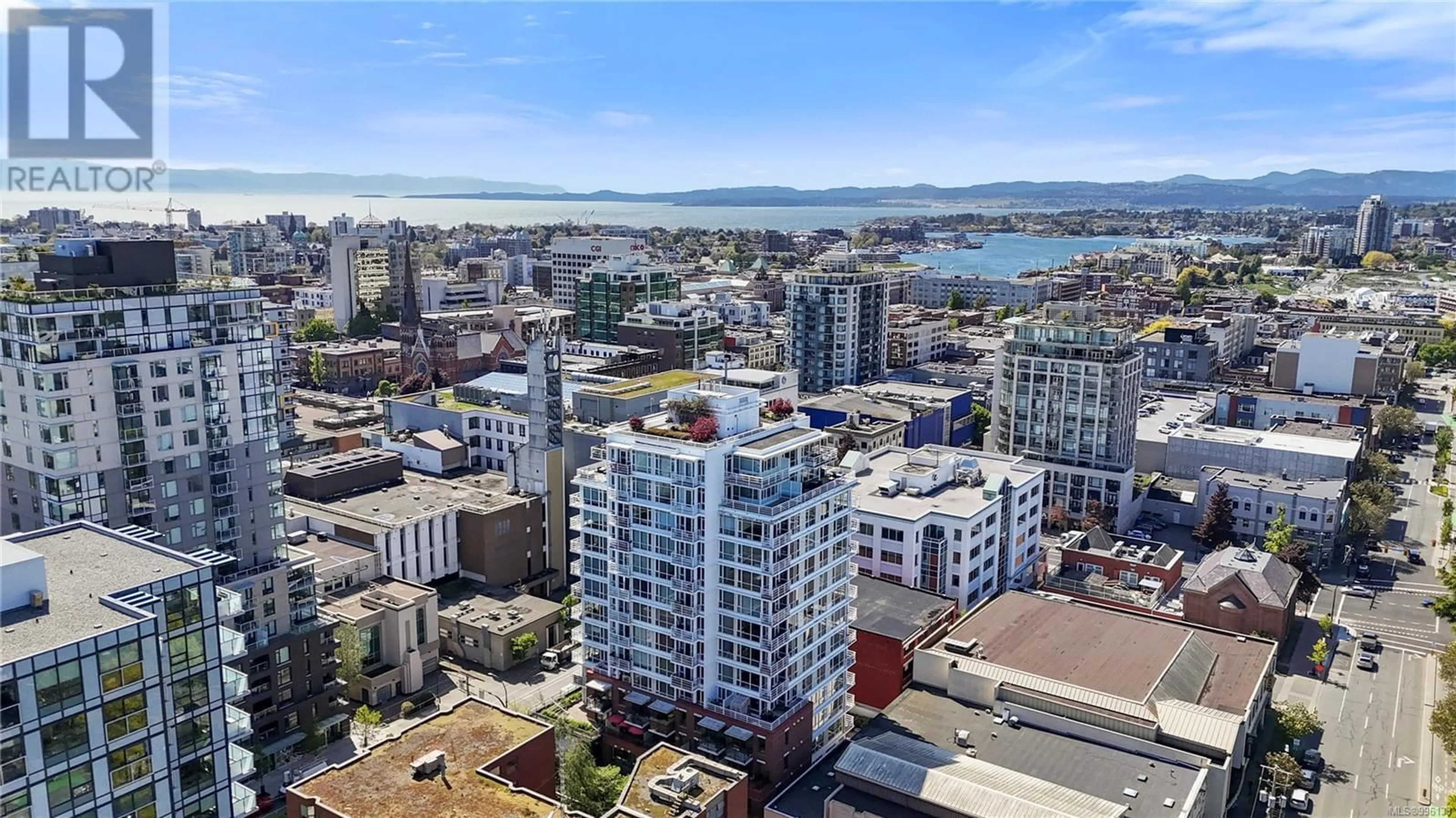 A pic from outside/outdoor area/front of a property/back of a property/a pic from drone, city buildings view from balcony for 1008 - 834 JOHNSON STREET, Victoria British Columbia V8W1N3