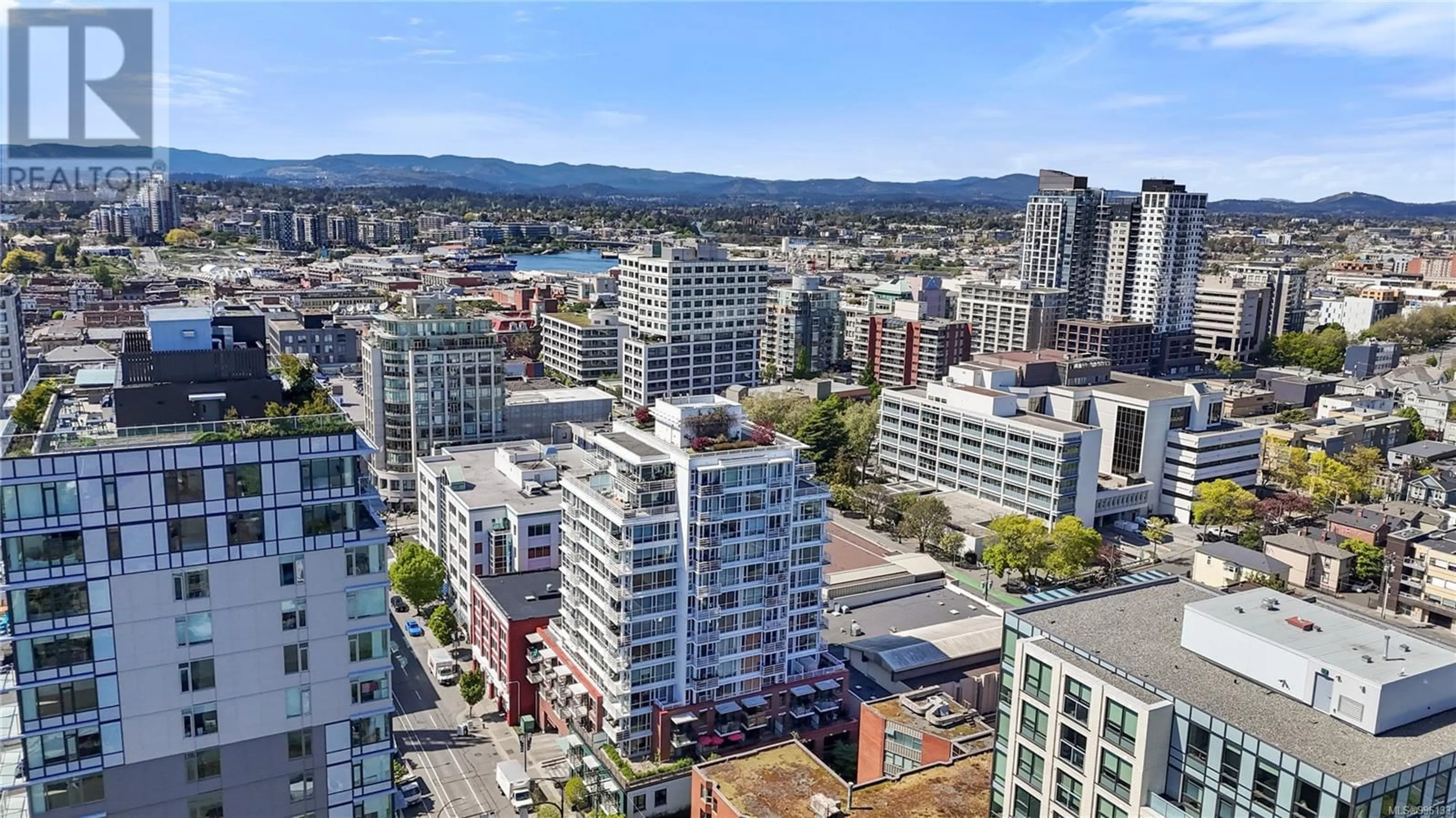 A pic from outside/outdoor area/front of a property/back of a property/a pic from drone, city buildings view from balcony for 1008 - 834 JOHNSON STREET, Victoria British Columbia V8W1N3