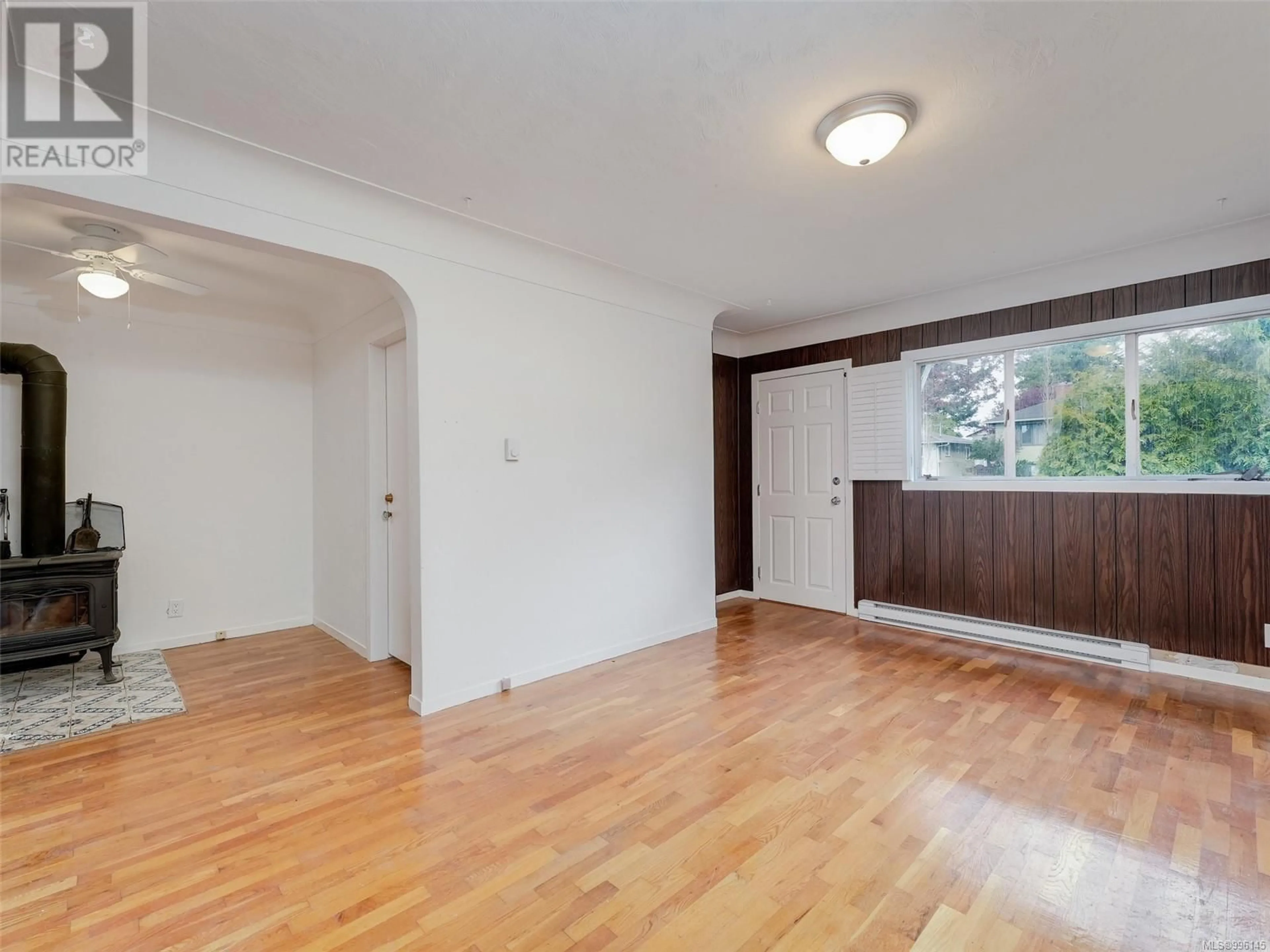 A pic of a room for 95 REGINA AVENUE, Saanich British Columbia V8Z1J2