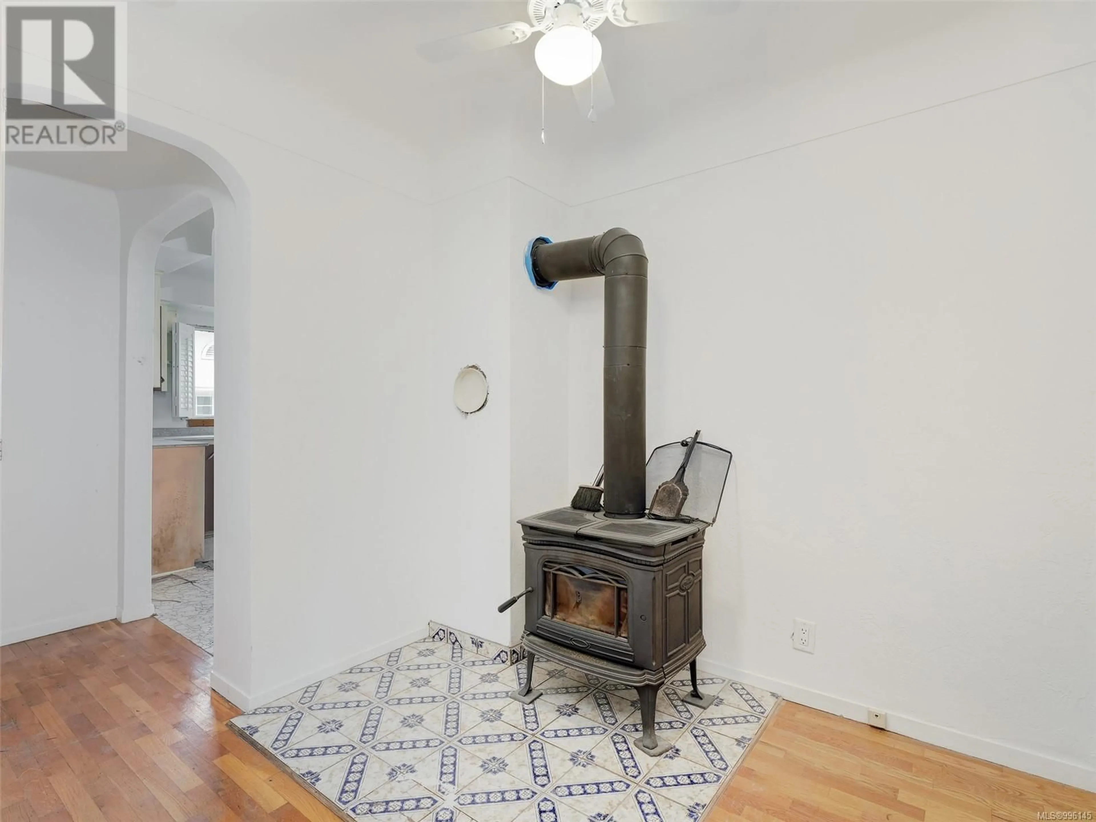 A pic of a room for 95 REGINA AVENUE, Saanich British Columbia V8Z1J2