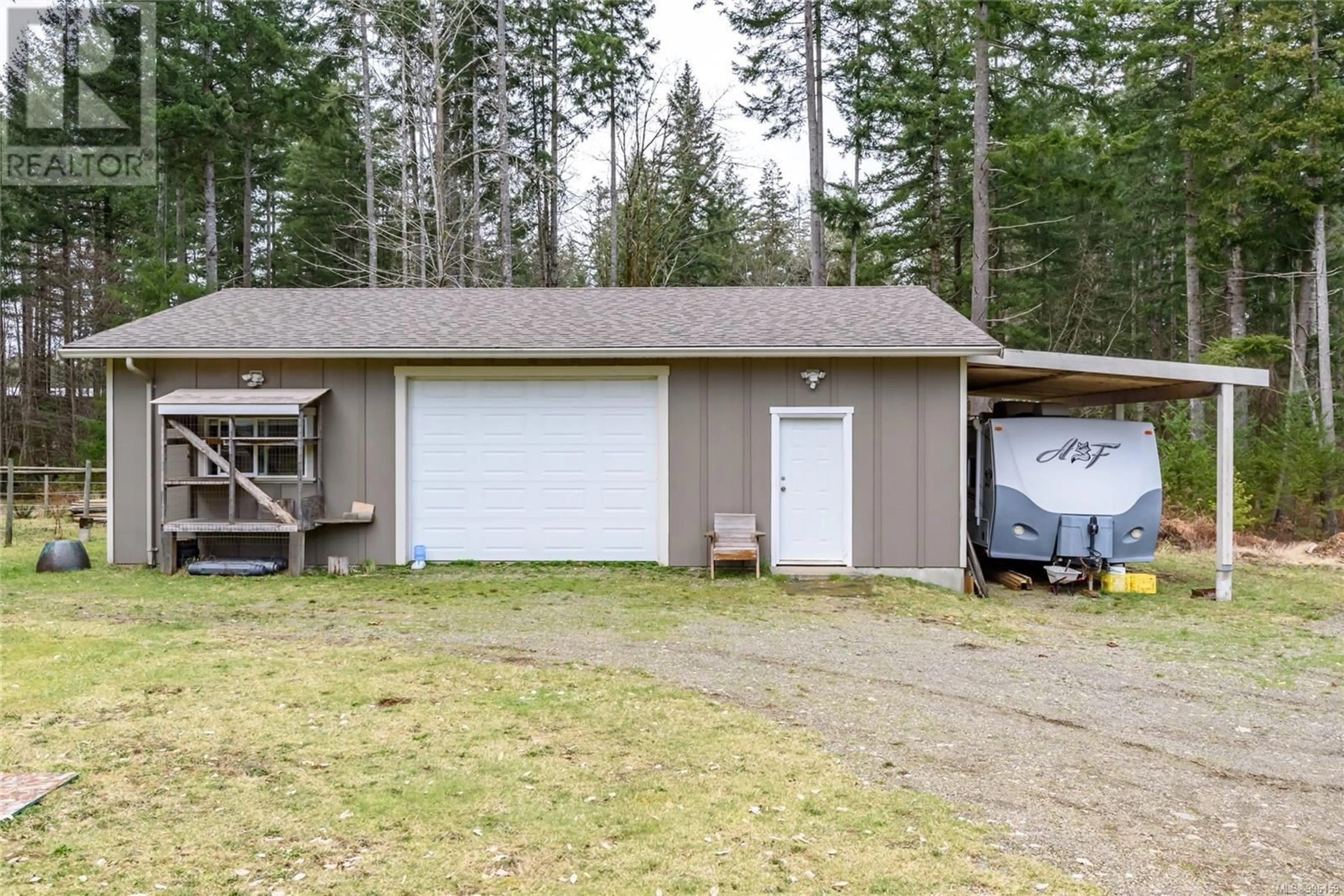 Indoor garage for 2950 EDWIN PLACE, Courtenay British Columbia V9J1Y7