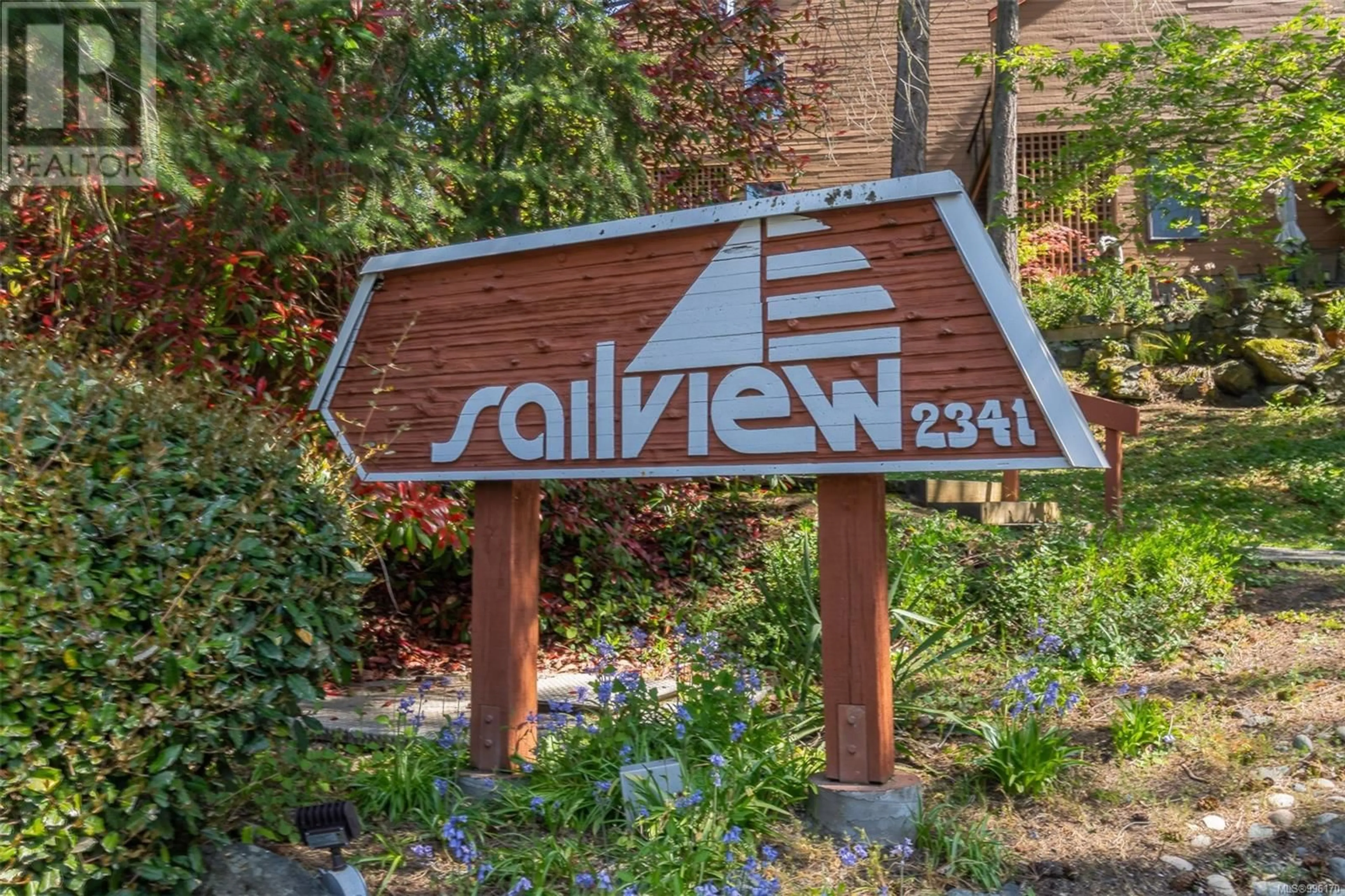 Indoor foyer for 308 - 2341 HARBOUR ROAD, Sidney British Columbia V8L3X8