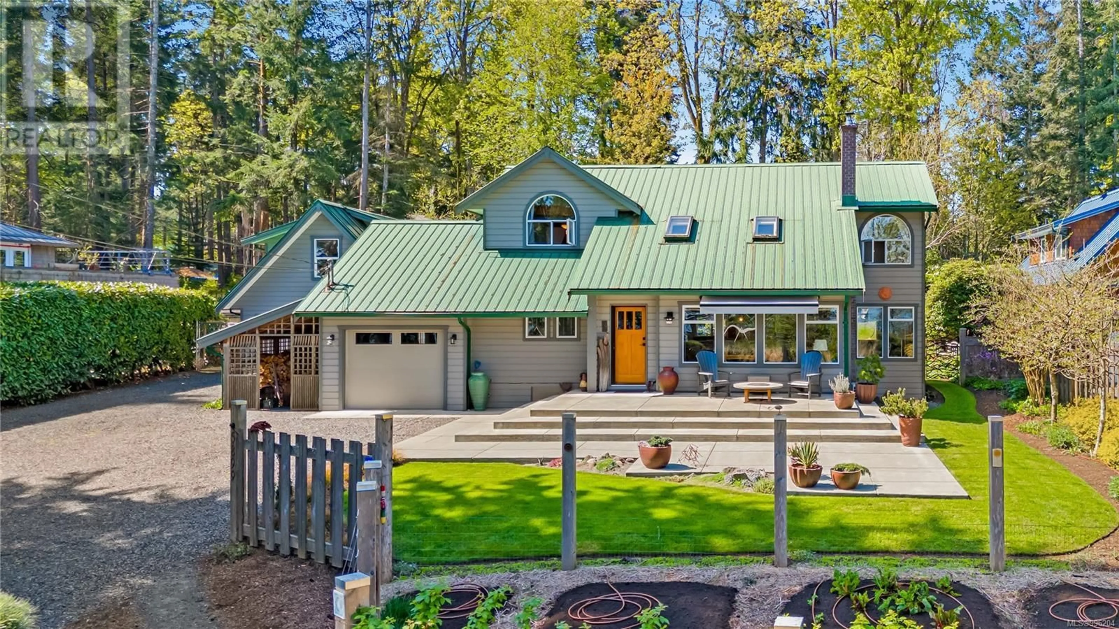 Home with vinyl exterior material, unknown for 5899 ALDERGROVE DRIVE, Courtenay British Columbia V9N1W2