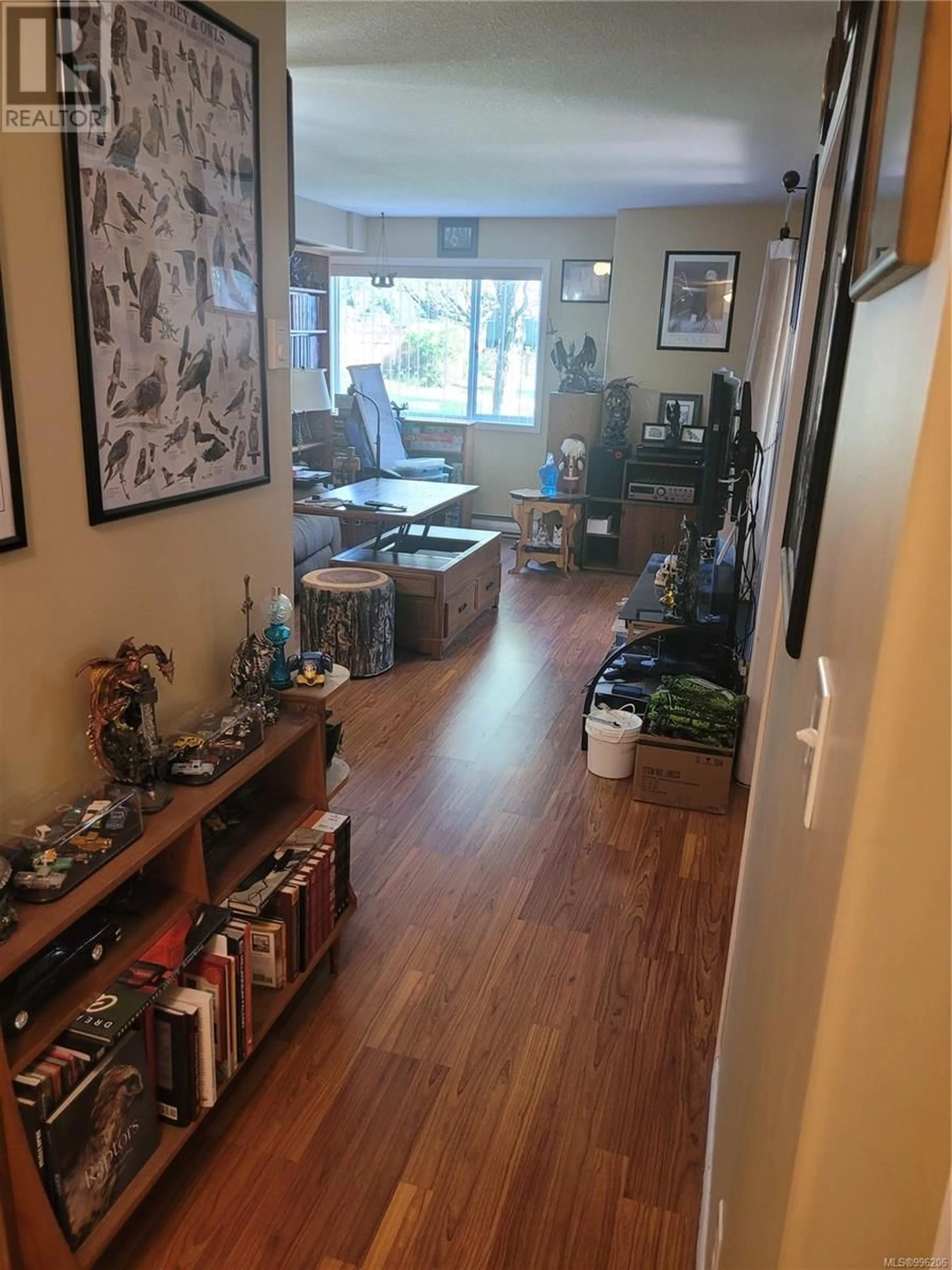 A pic of a room for 104 - 7070 WEST SAANICH ROAD, Central Saanich British Columbia V8M1P5