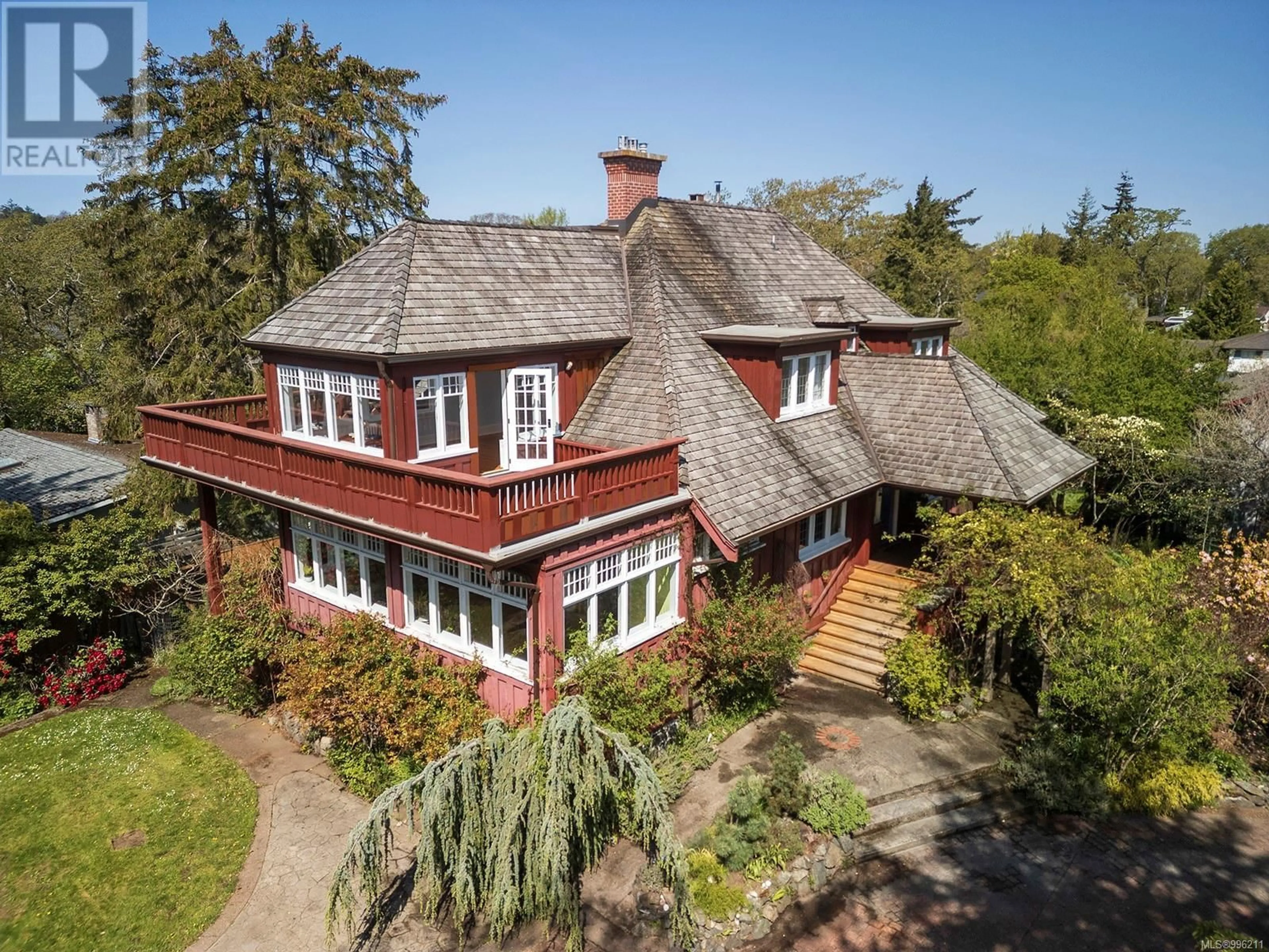 A pic from outside/outdoor area/front of a property/back of a property/a pic from drone, building for 934 A FOUL BAY ROAD, Oak Bay British Columbia V8S4H8