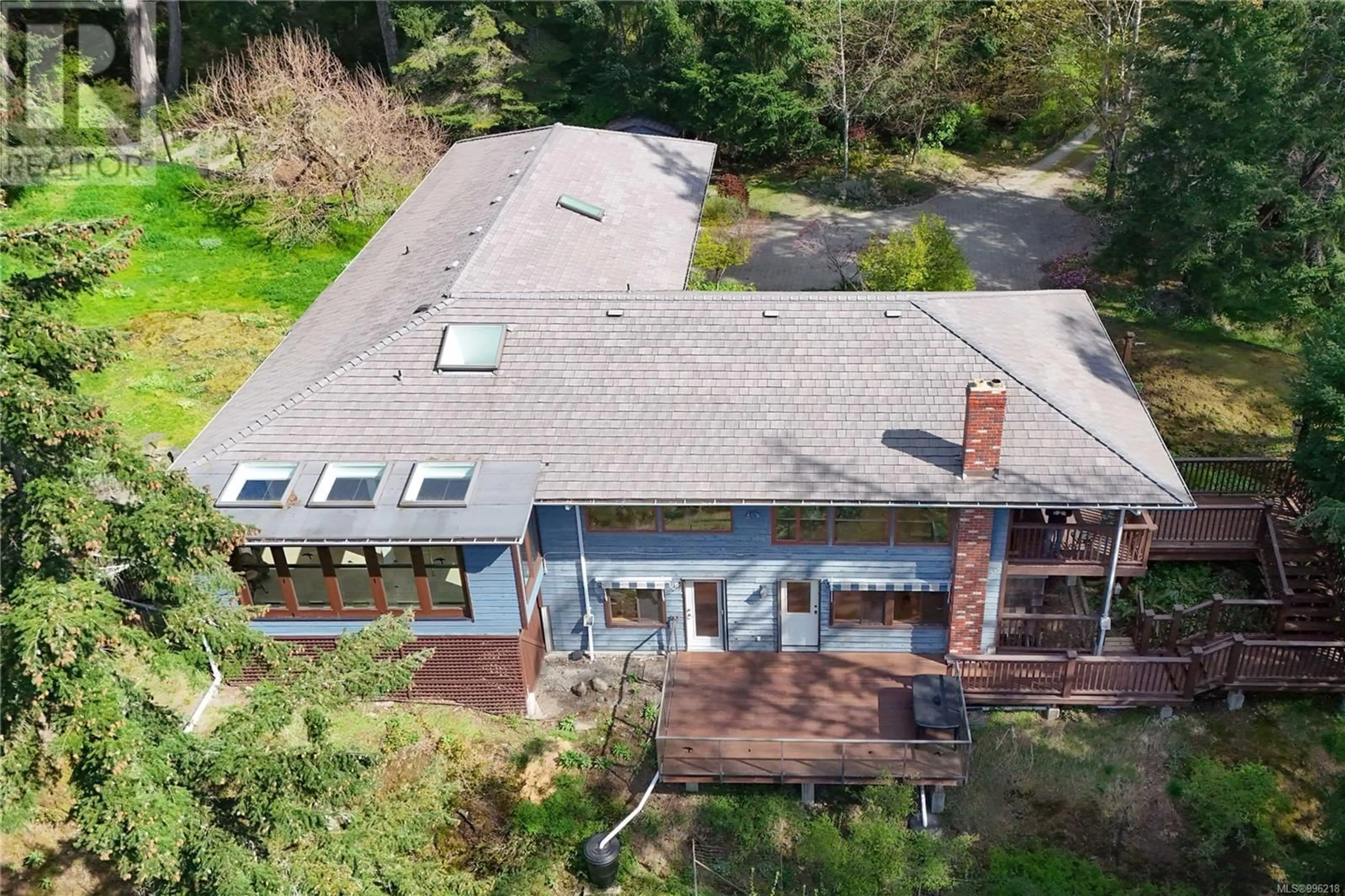 A pic from outside/outdoor area/front of a property/back of a property/a pic from drone, building for 332 SKY VALLEY ROAD, Salt Spring British Columbia V8K2C3