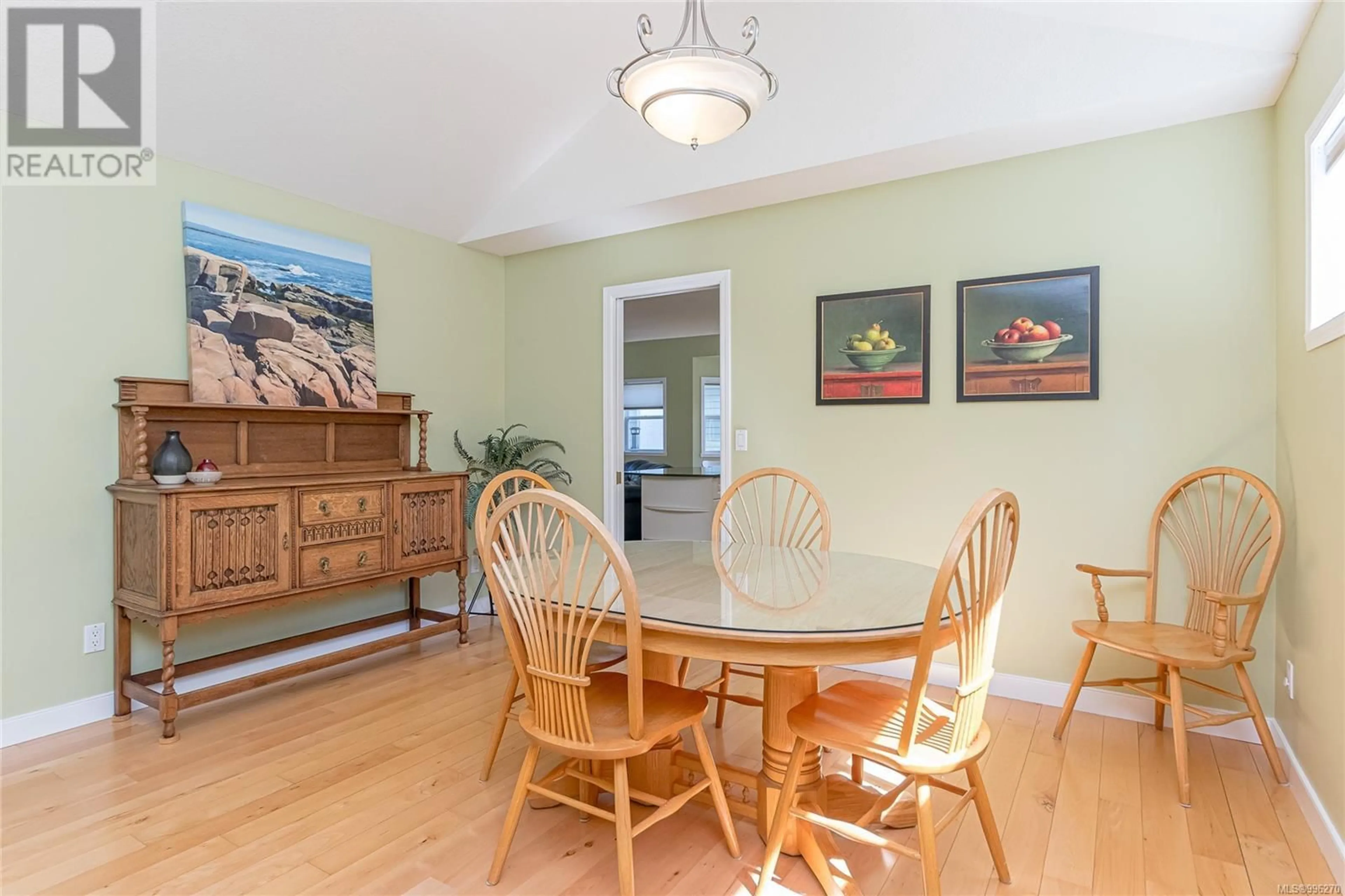 Dining room, wood/laminate floor for 428 FIRST AVENUE WEST, Qualicum Beach British Columbia V9K1J8