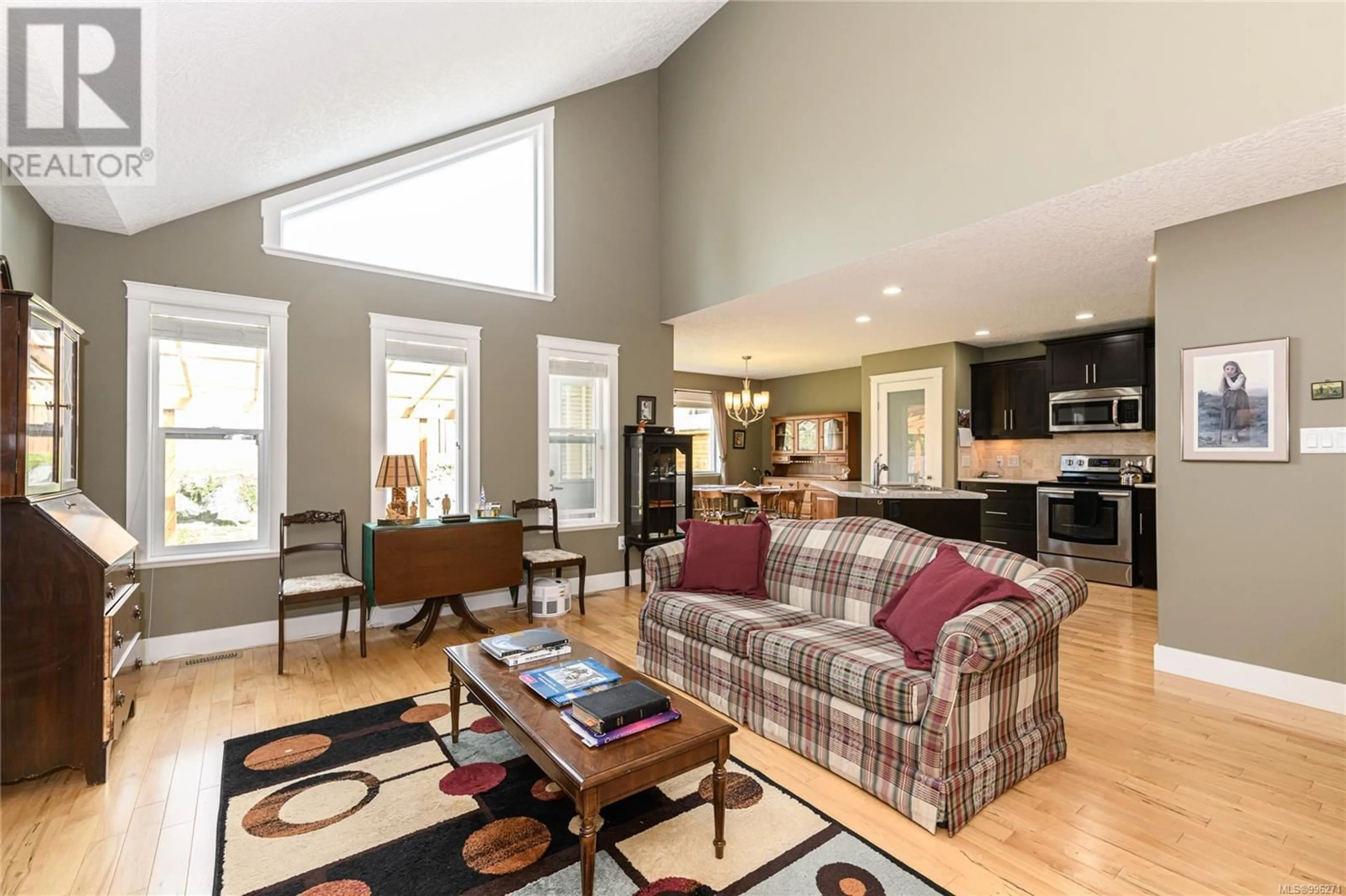 Living room with furniture, unknown for 1373 HUTCHINSON ROAD, Cobble Hill British Columbia V0R1L0