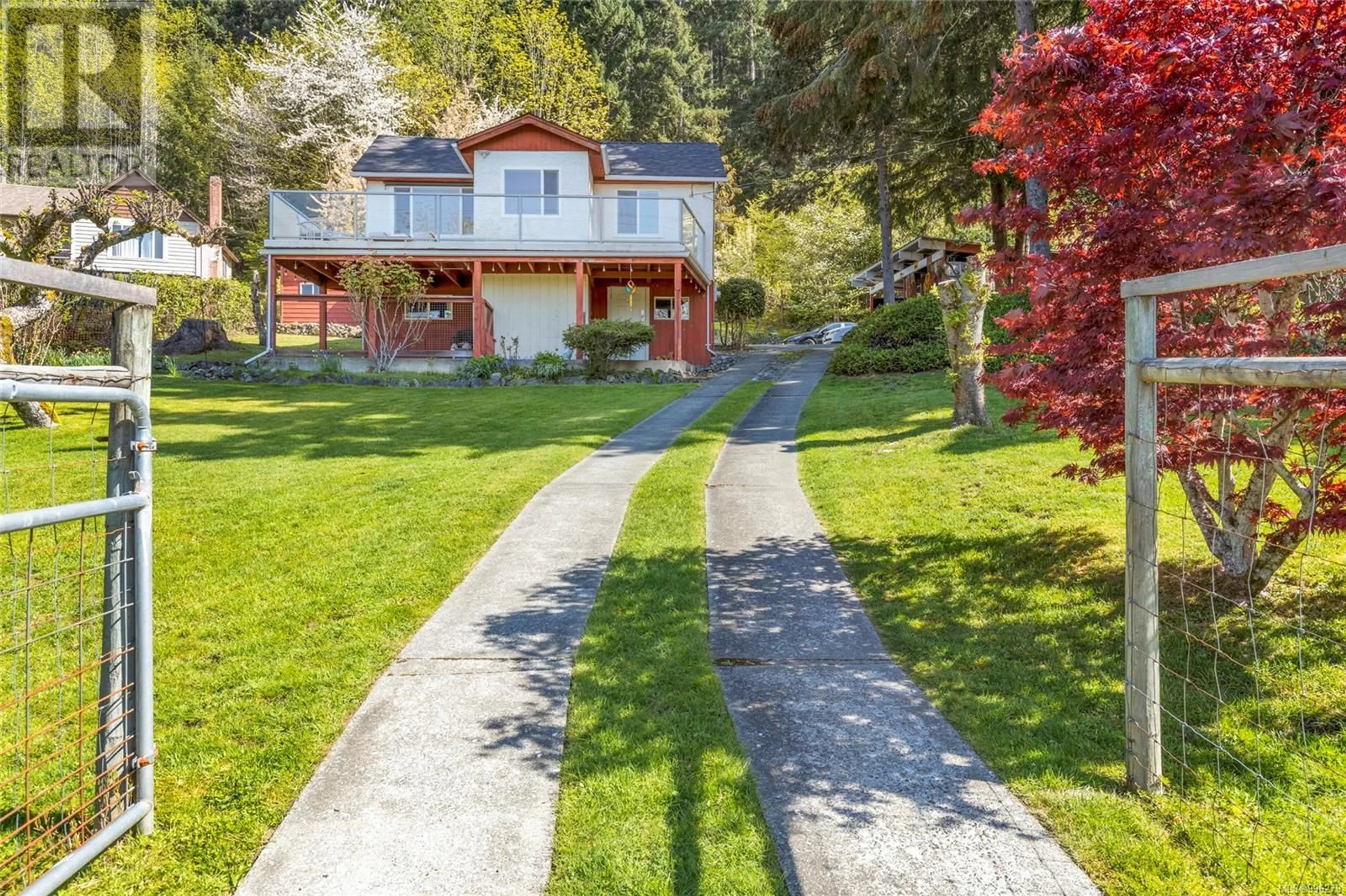 A pic from outside/outdoor area/front of a property/back of a property/a pic from drone, street for 10101 YOUBOU ROAD, Youbou British Columbia V0R3E0