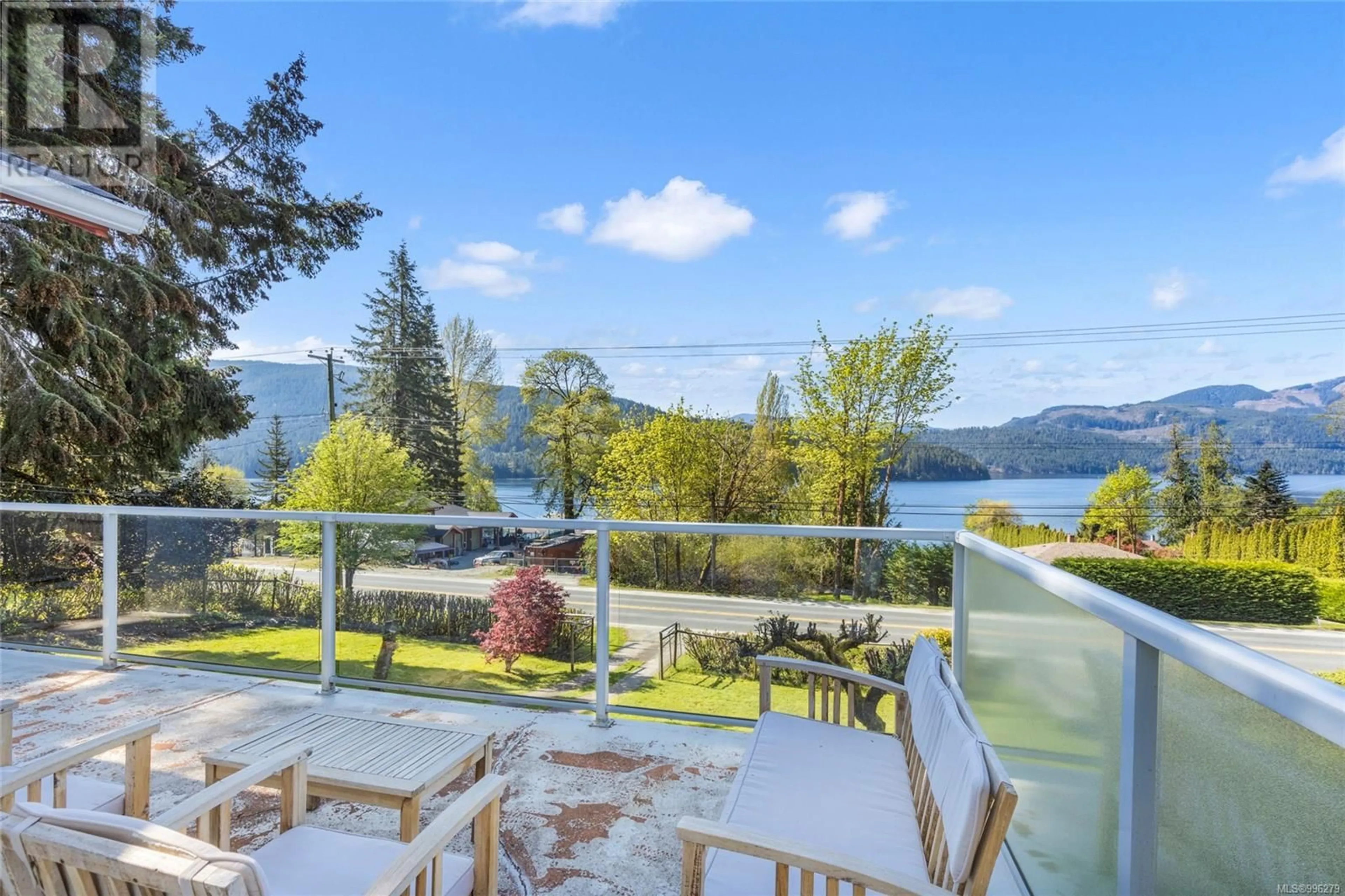 Patio, water/lake/river/ocean view for 10101 YOUBOU ROAD, Youbou British Columbia V0R3E0
