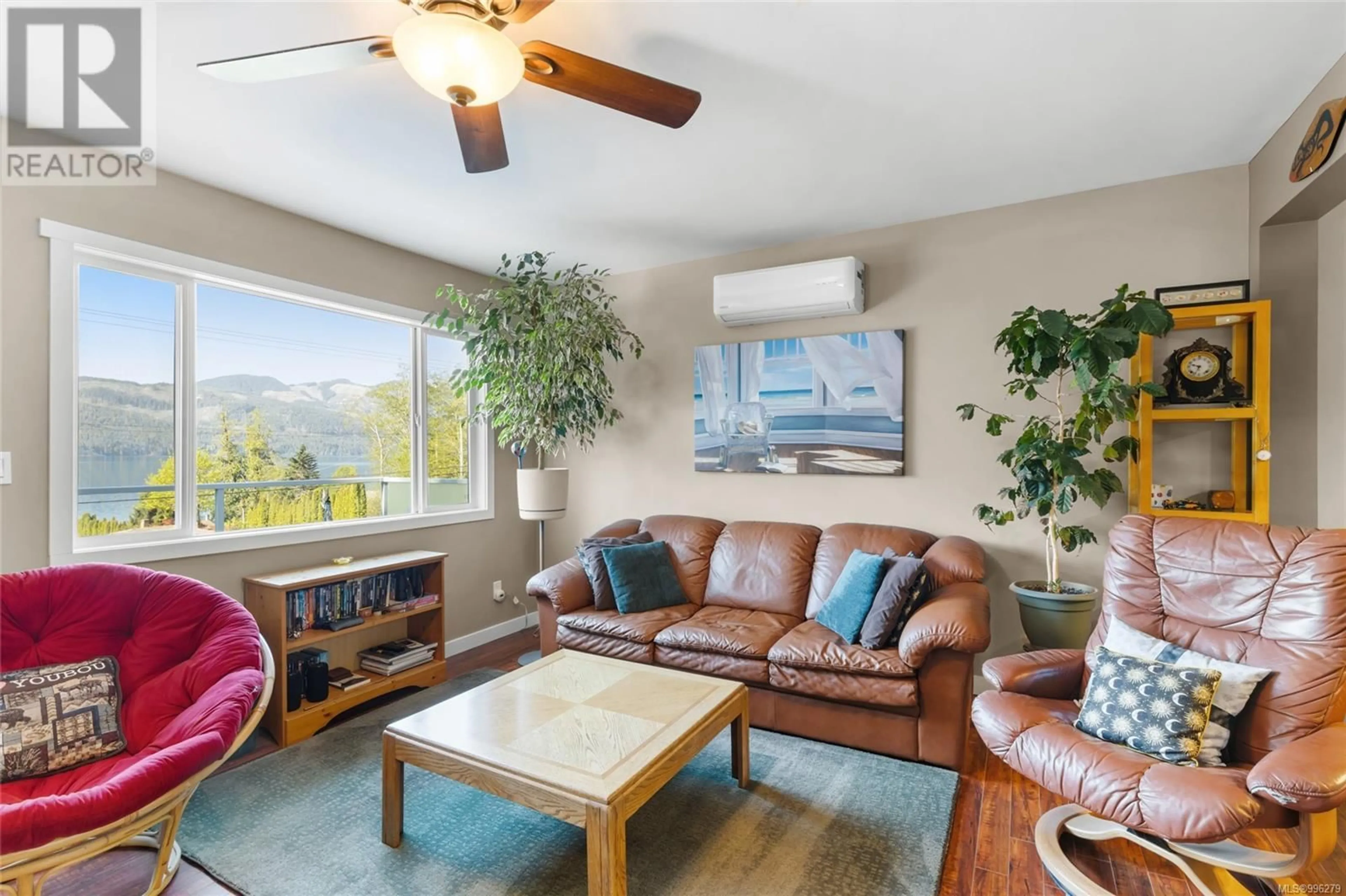 Living room with furniture, unknown for 10101 YOUBOU ROAD, Youbou British Columbia V0R3E0