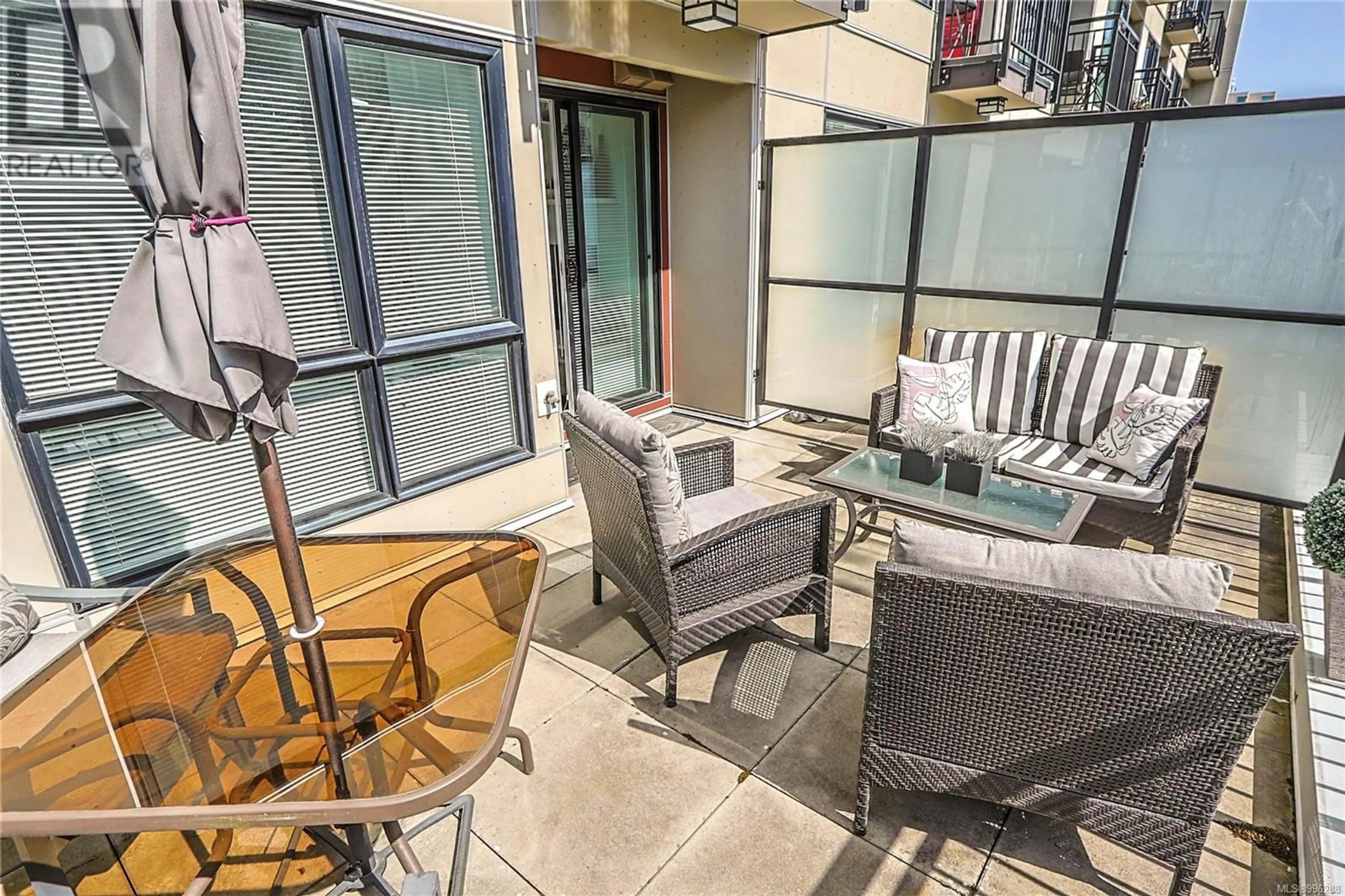Patio, street for 212 - 517 FISGARD STREET, Victoria British Columbia V8W0C5