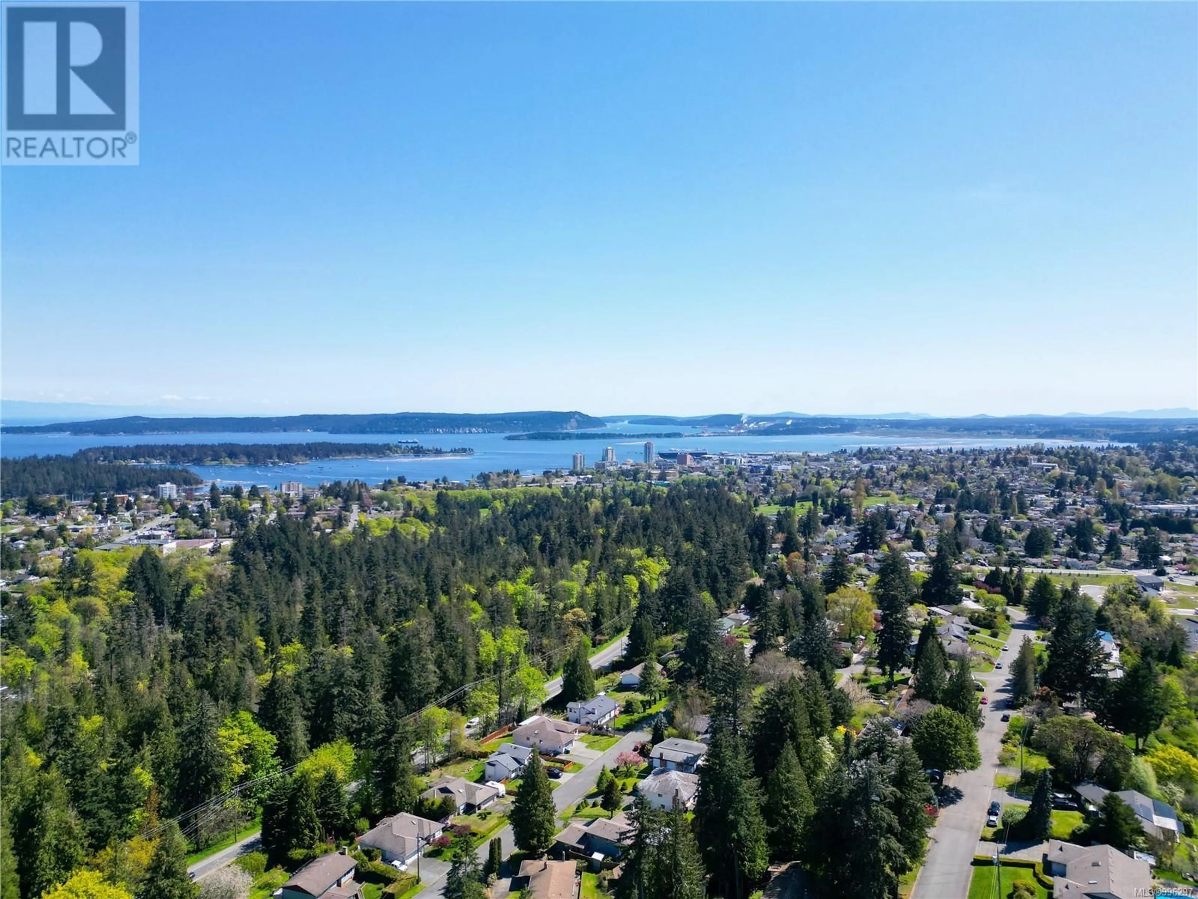 A pic from outside/outdoor area/front of a property/back of a property/a pic from drone, water/lake/river/ocean view for 31 - 211 BUTTERTUBS PLACE, Nanaimo British Columbia V9R3X8