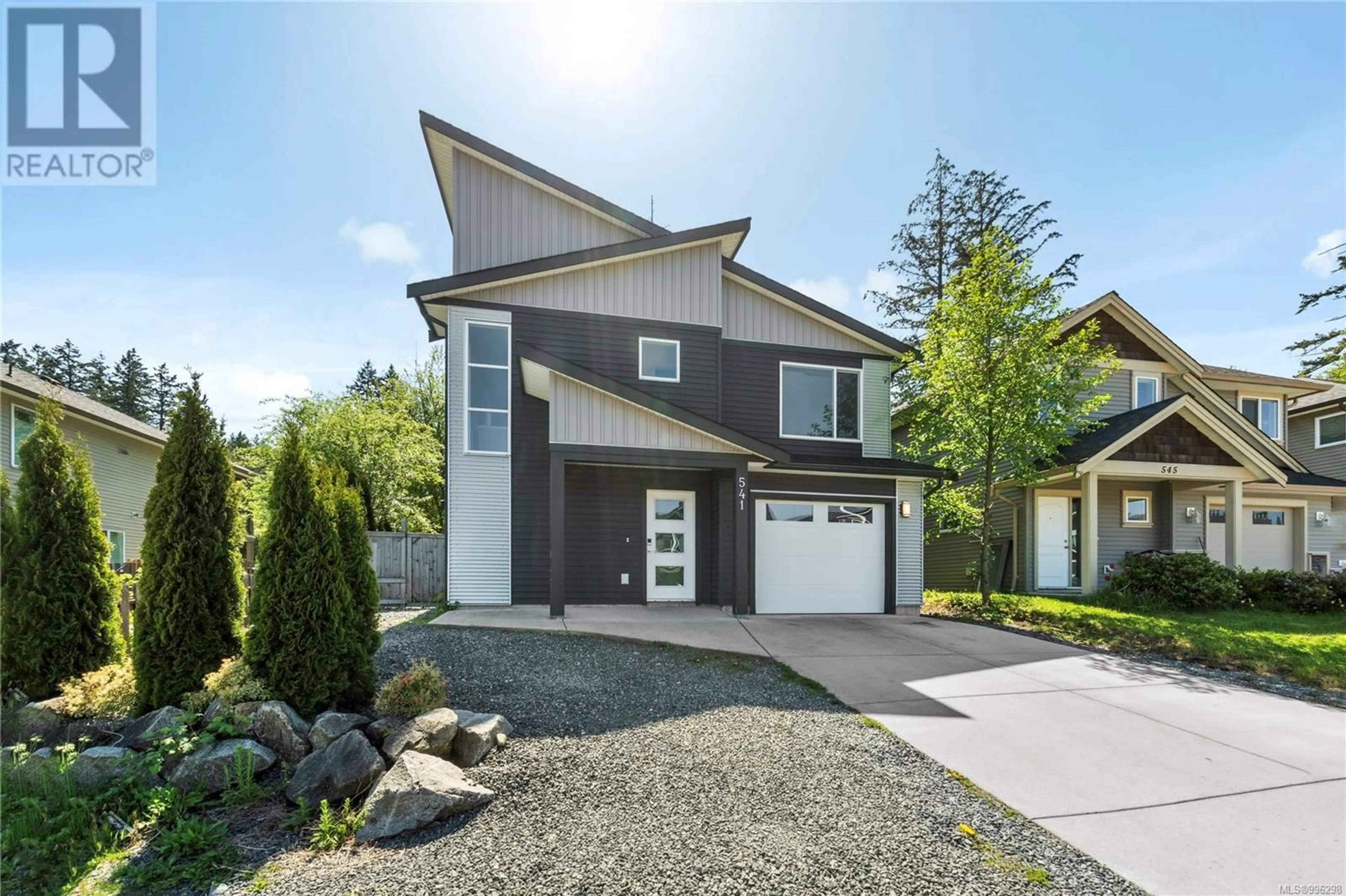Home with vinyl exterior material, street for 541 MARISA STREET, Nanaimo British Columbia V9R0H5