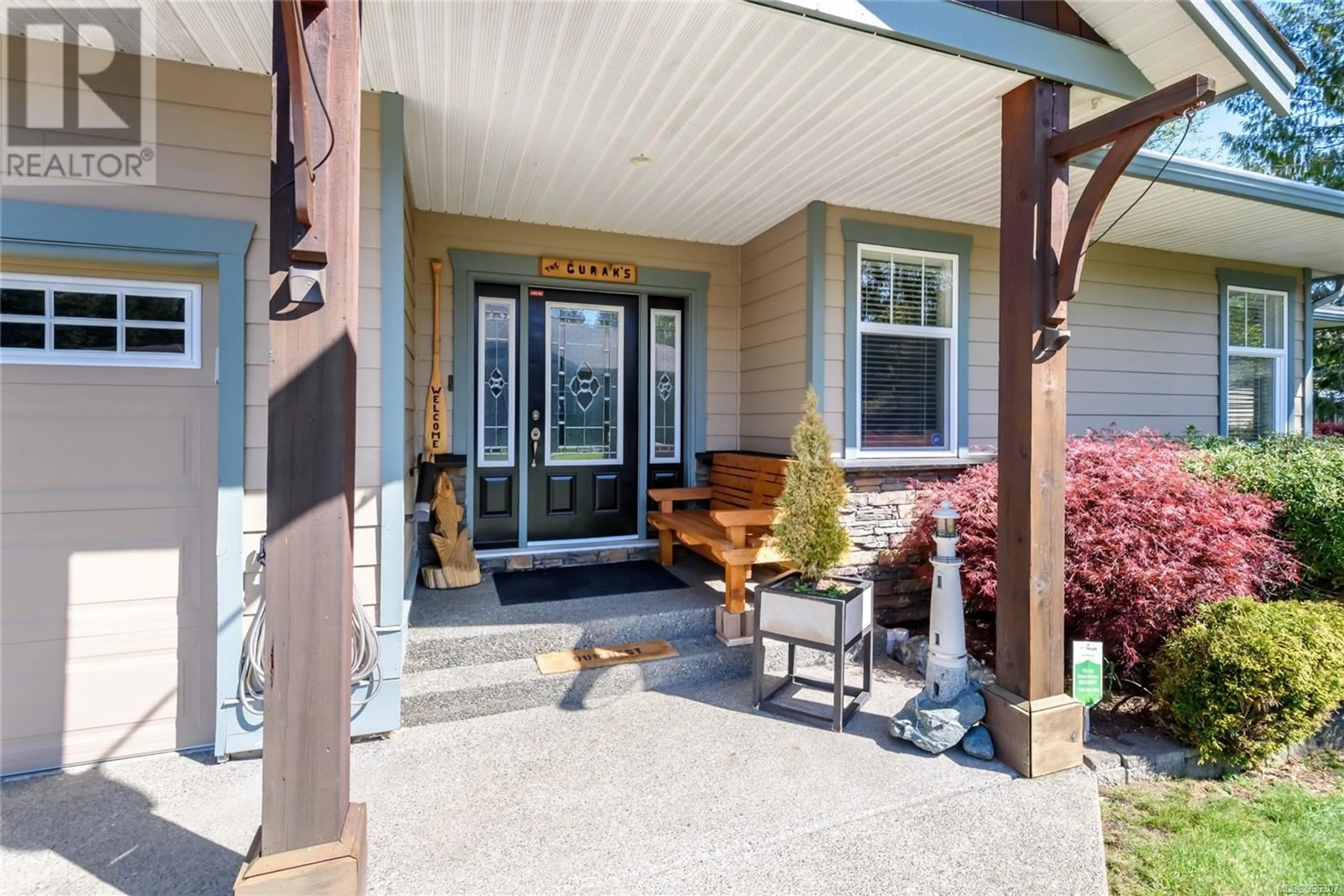 Indoor entryway for 24 - 5300 GAINSBERG ROAD, Bowser British Columbia V0R1G0