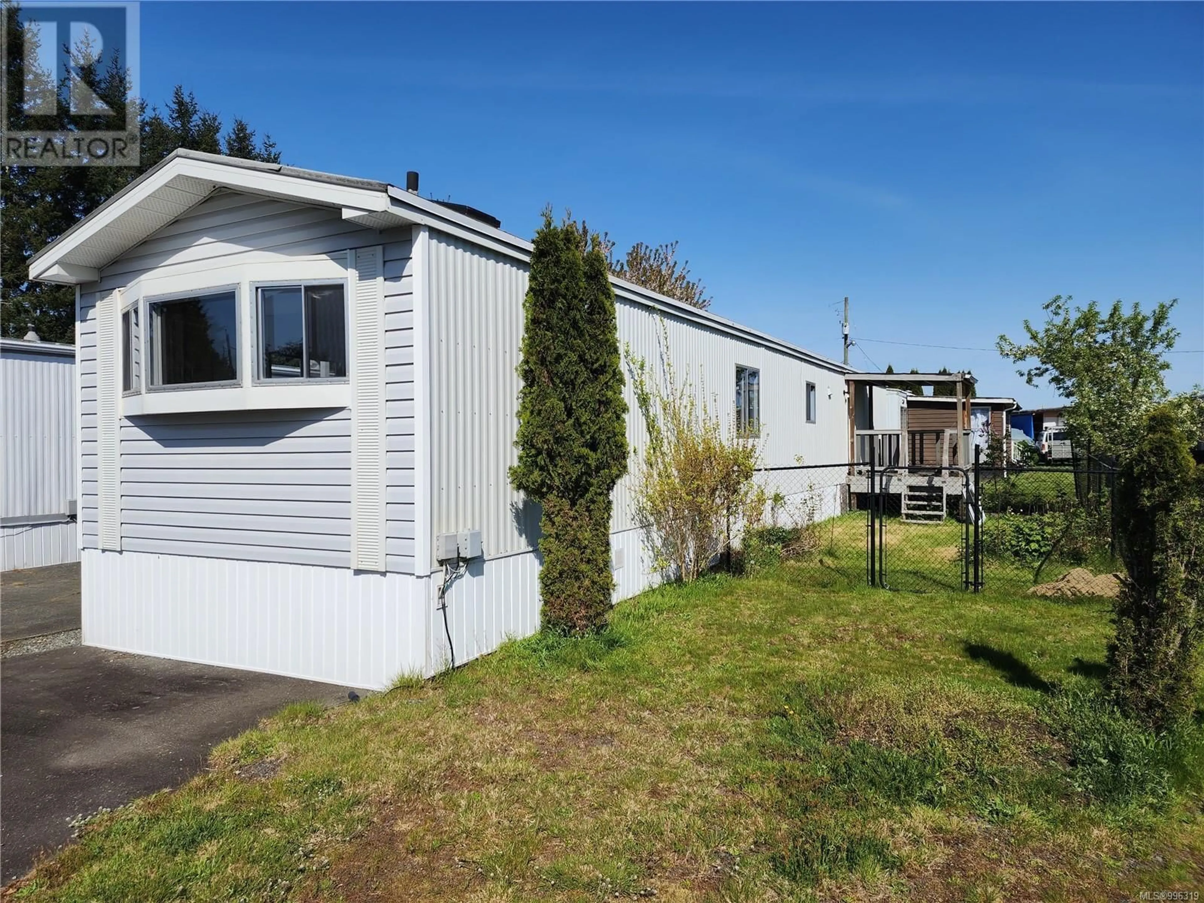 Home with vinyl exterior material, street for 11 - 1451 PERKINS ROAD, Campbell River British Columbia V9W4R8