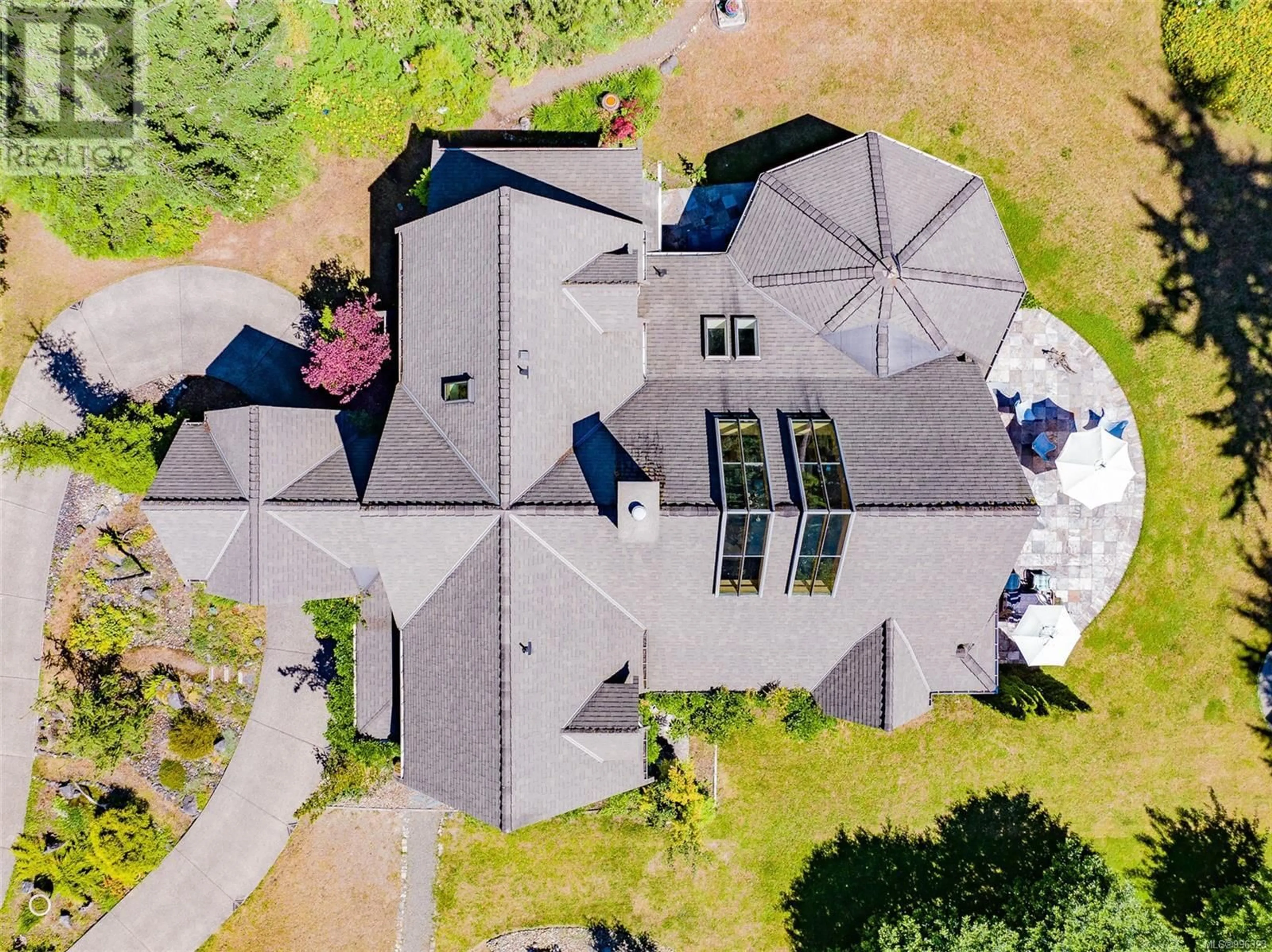 A pic from outside/outdoor area/front of a property/back of a property/a pic from drone, building for 2035 WIDGEON ROAD, Qualicum Beach British Columbia V9K1Y8