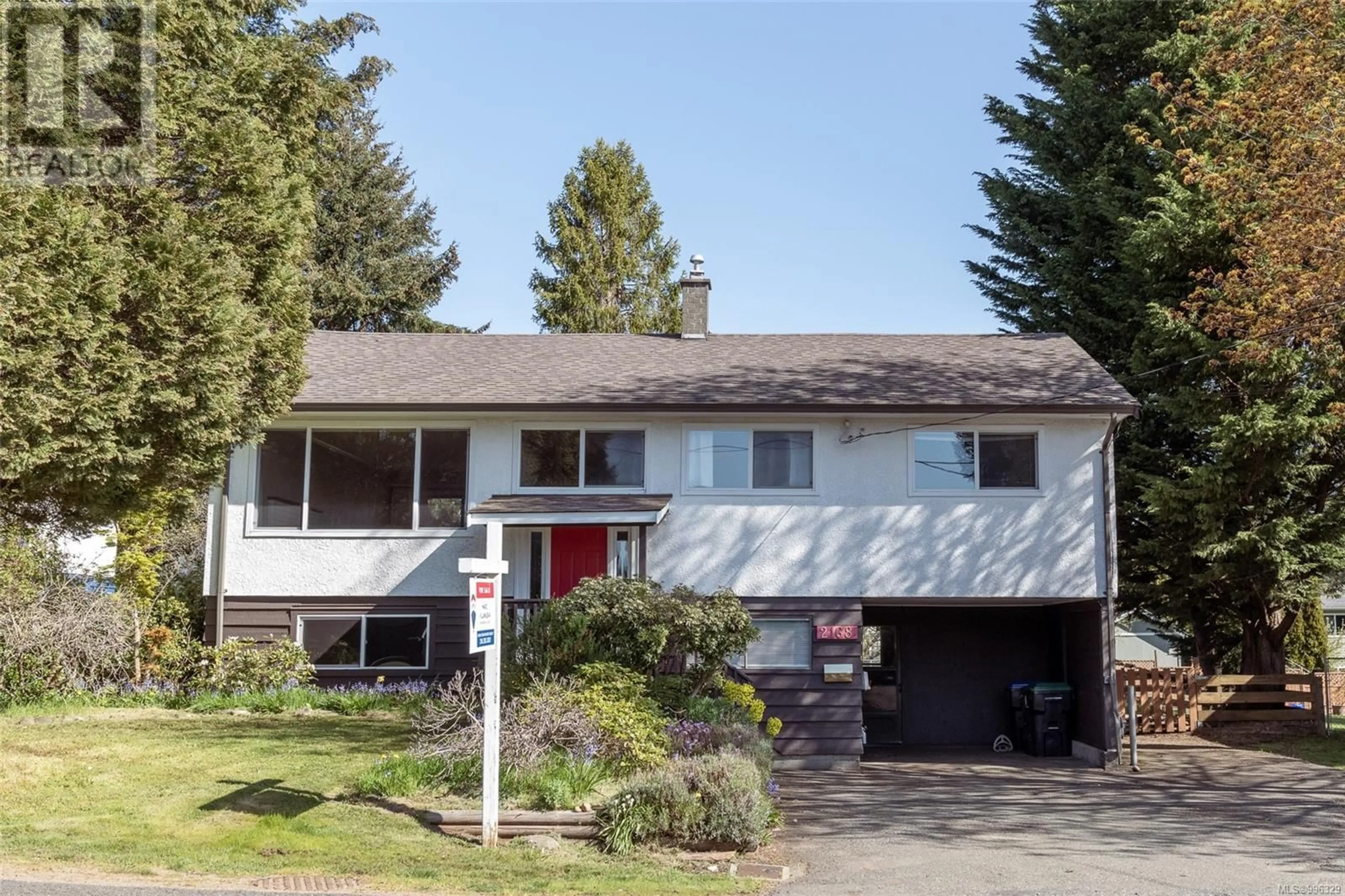 Home with vinyl exterior material, street for 2168 MCKENZIE AVENUE, Comox British Columbia V9M1M7
