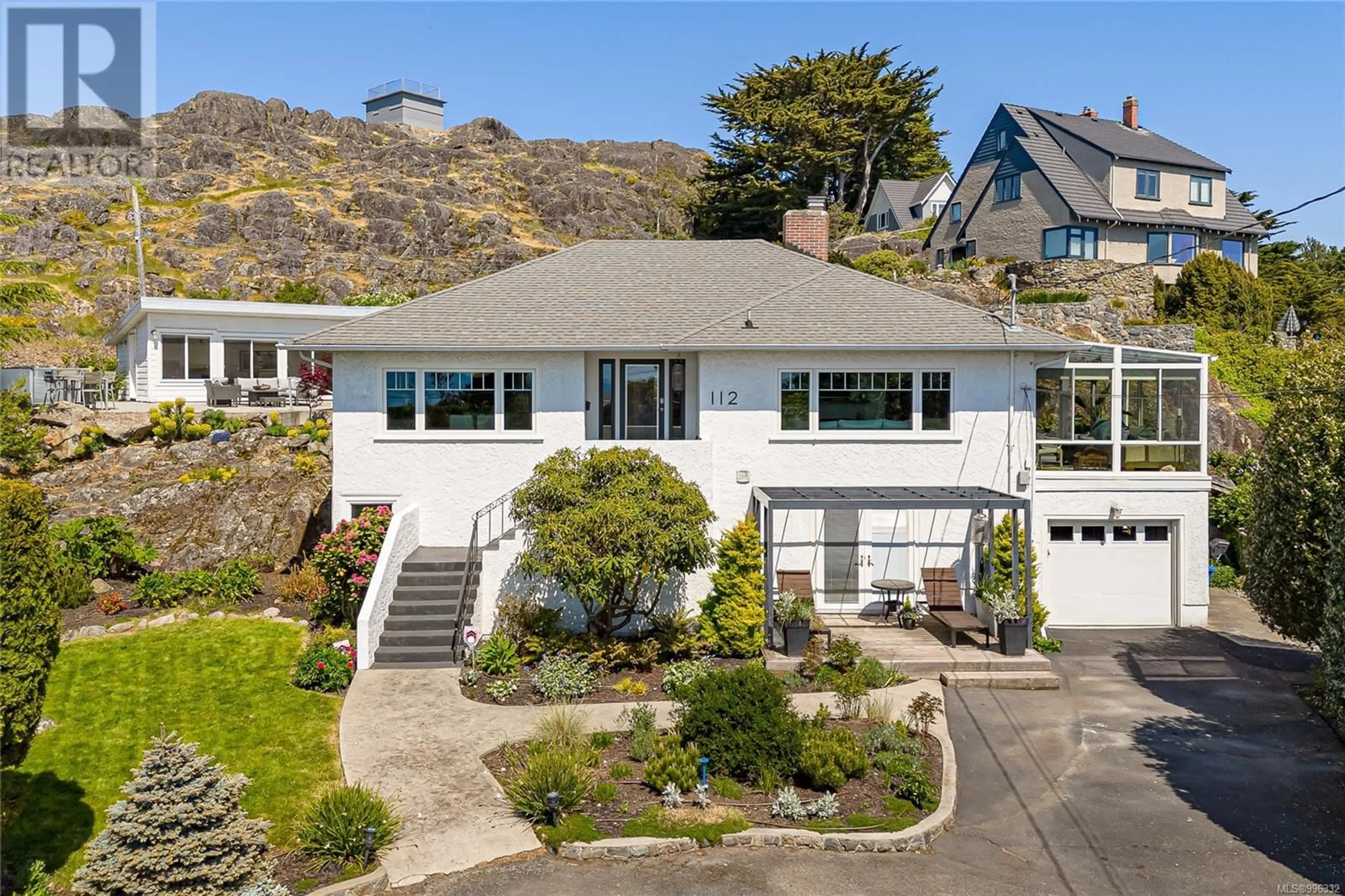 A pic from outside/outdoor area/front of a property/back of a property/a pic from drone, street for 112 PRINCE EDWARD DRIVE, Oak Bay British Columbia V8S2K4