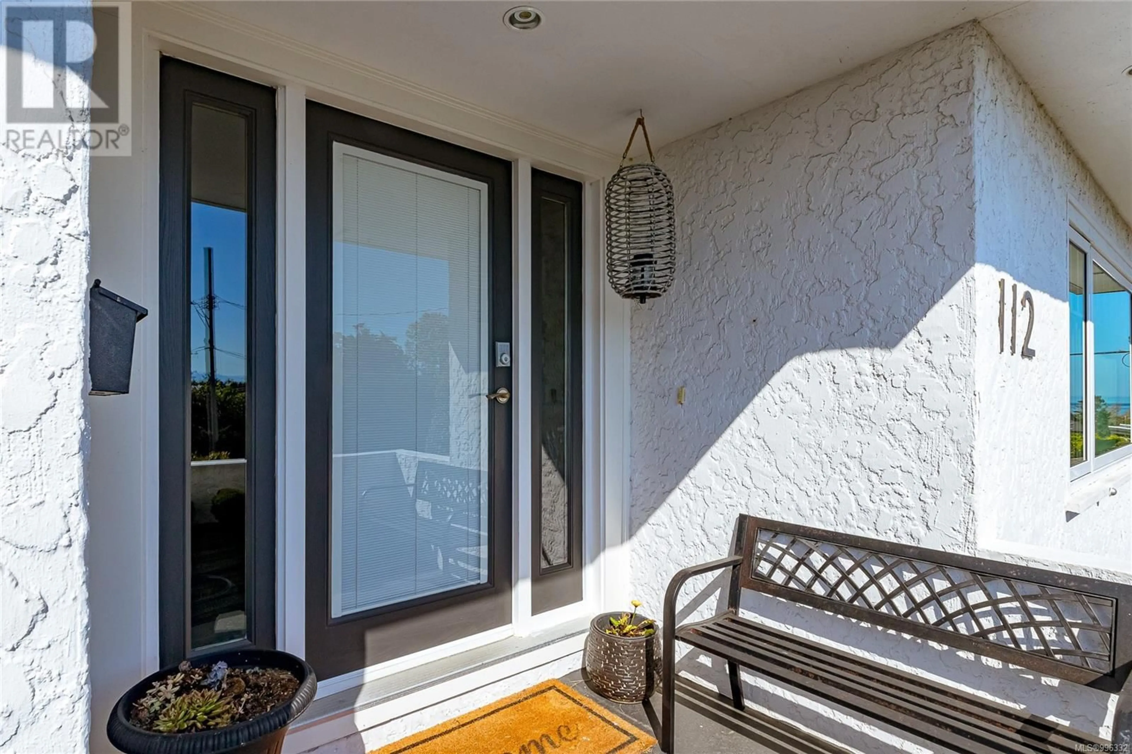 Indoor entryway for 112 PRINCE EDWARD DRIVE, Oak Bay British Columbia V8S2K4