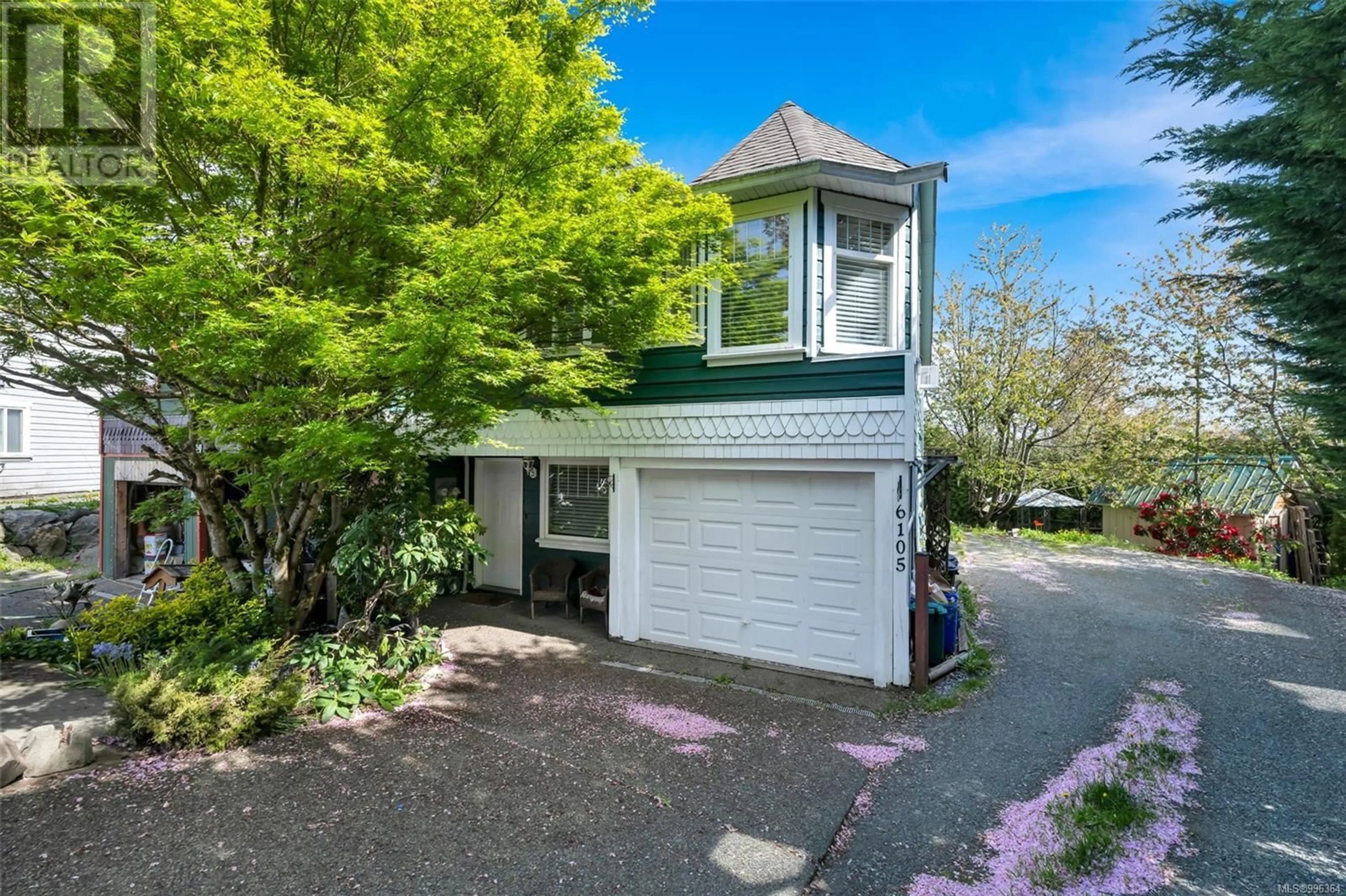 A pic from outside/outdoor area/front of a property/back of a property/a pic from drone, street for 6105 WESTRIDGE ROAD, Duncan British Columbia V9L5K7