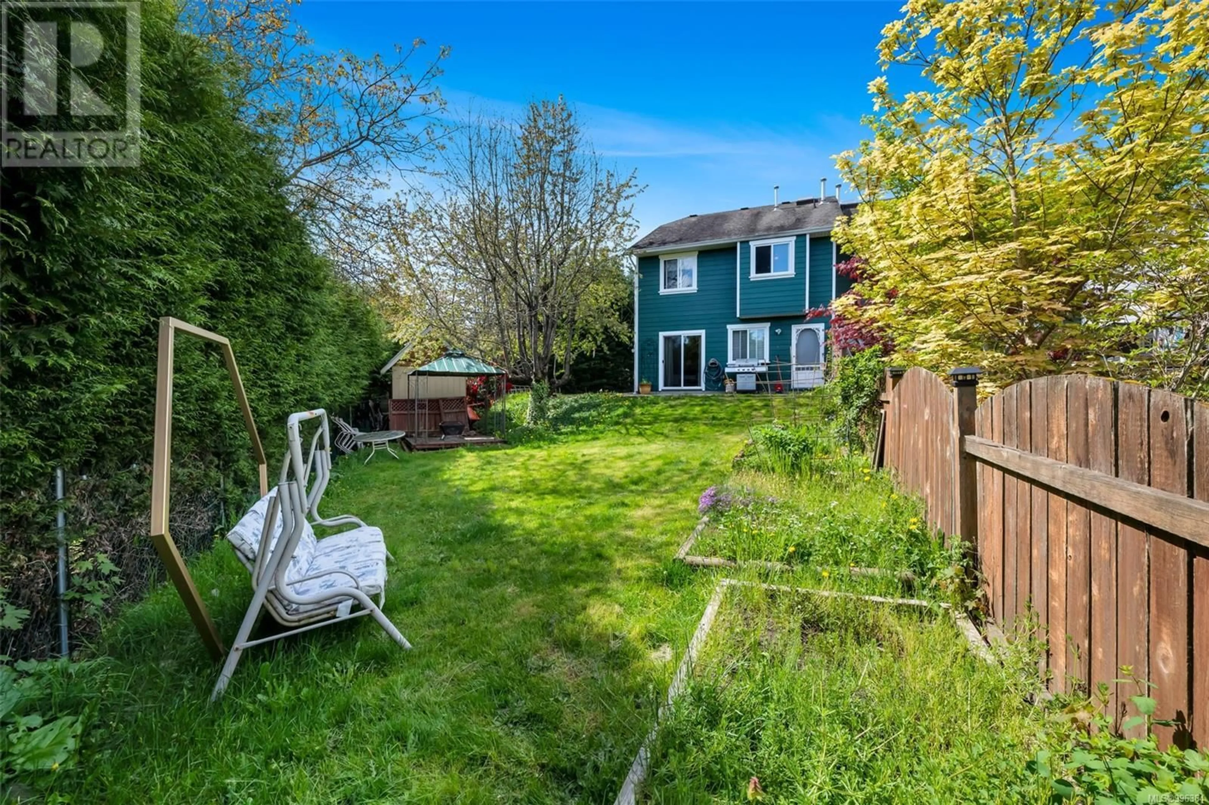 Patio, street for 6105 WESTRIDGE ROAD, Duncan British Columbia V9L5K7
