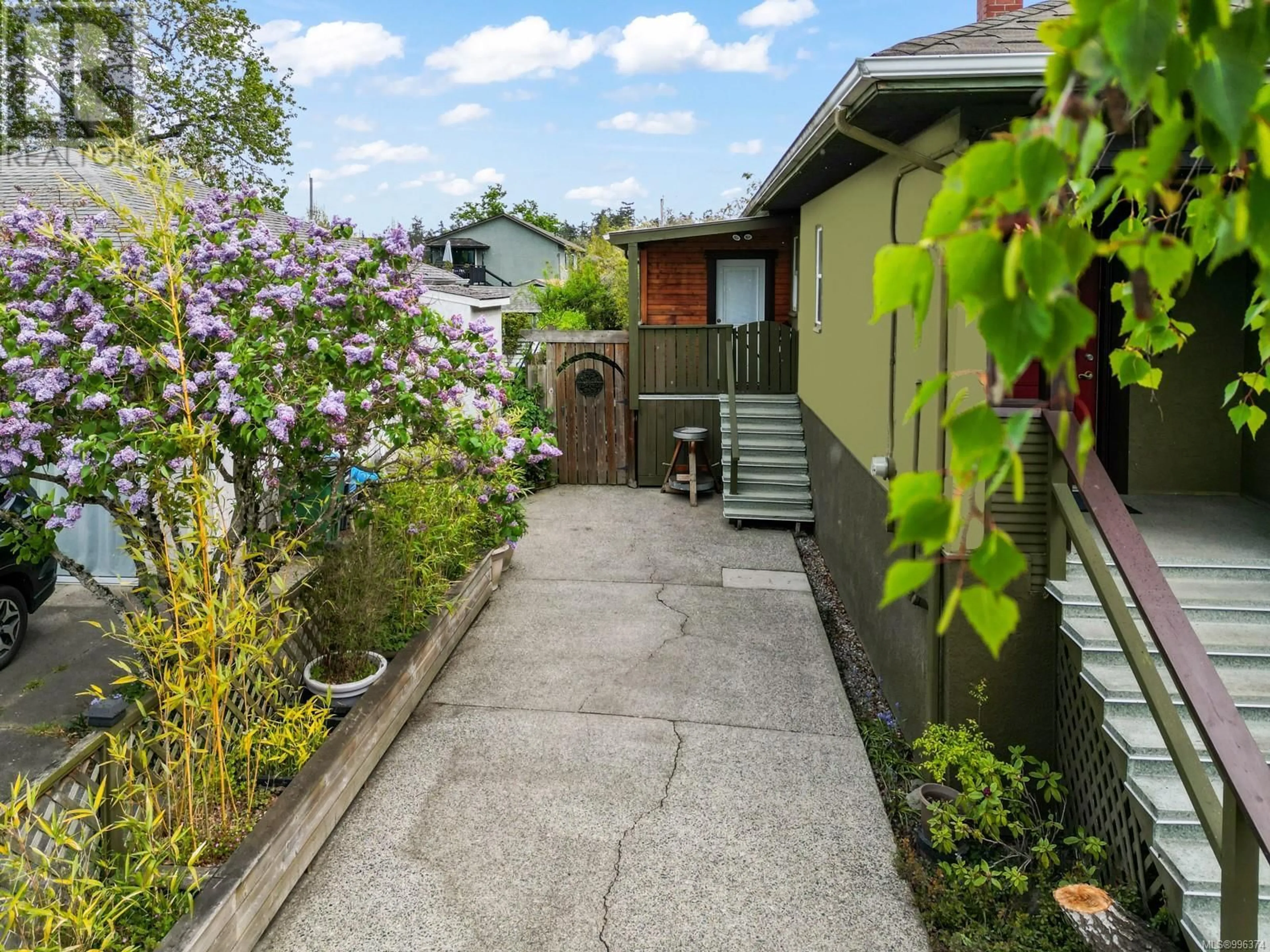 Patio, street for 456 OBED AVENUE, Saanich British Columbia V9A1K5