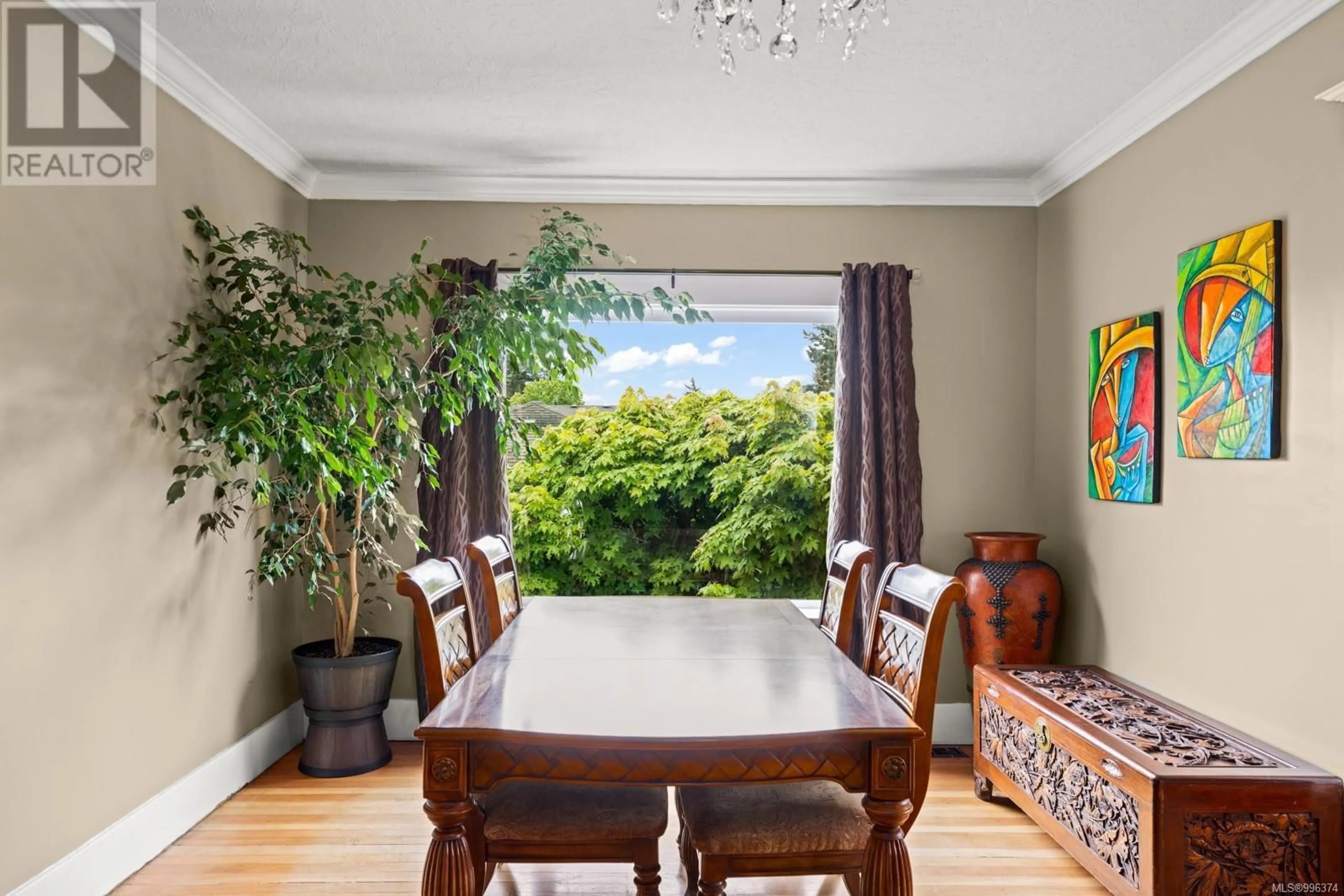 Dining room, wood/laminate floor for 456 OBED AVENUE, Saanich British Columbia V9A1K5