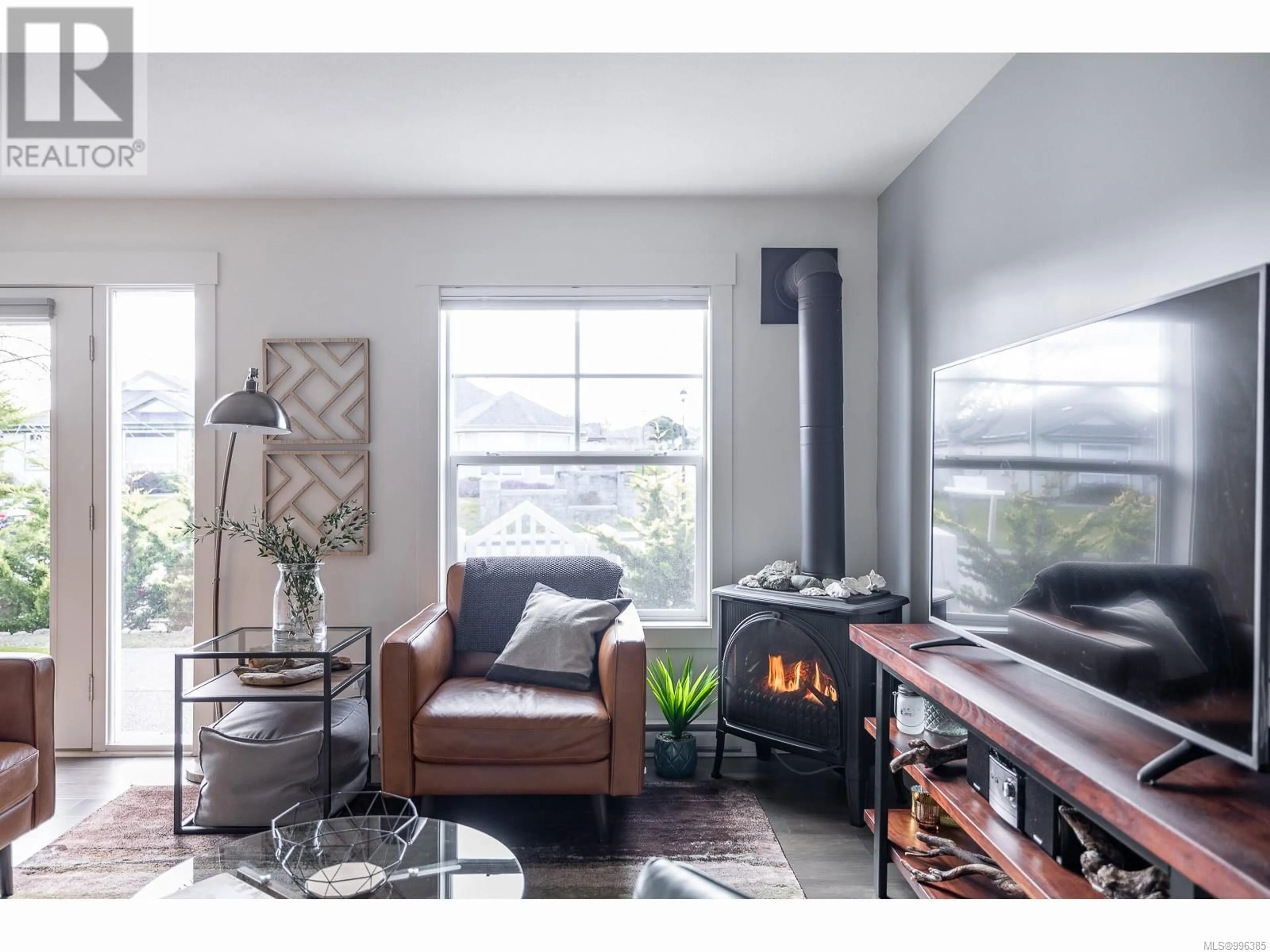 Living room with furniture, unknown for 821 STANHOPE ROAD, Parksville British Columbia V9P0C7