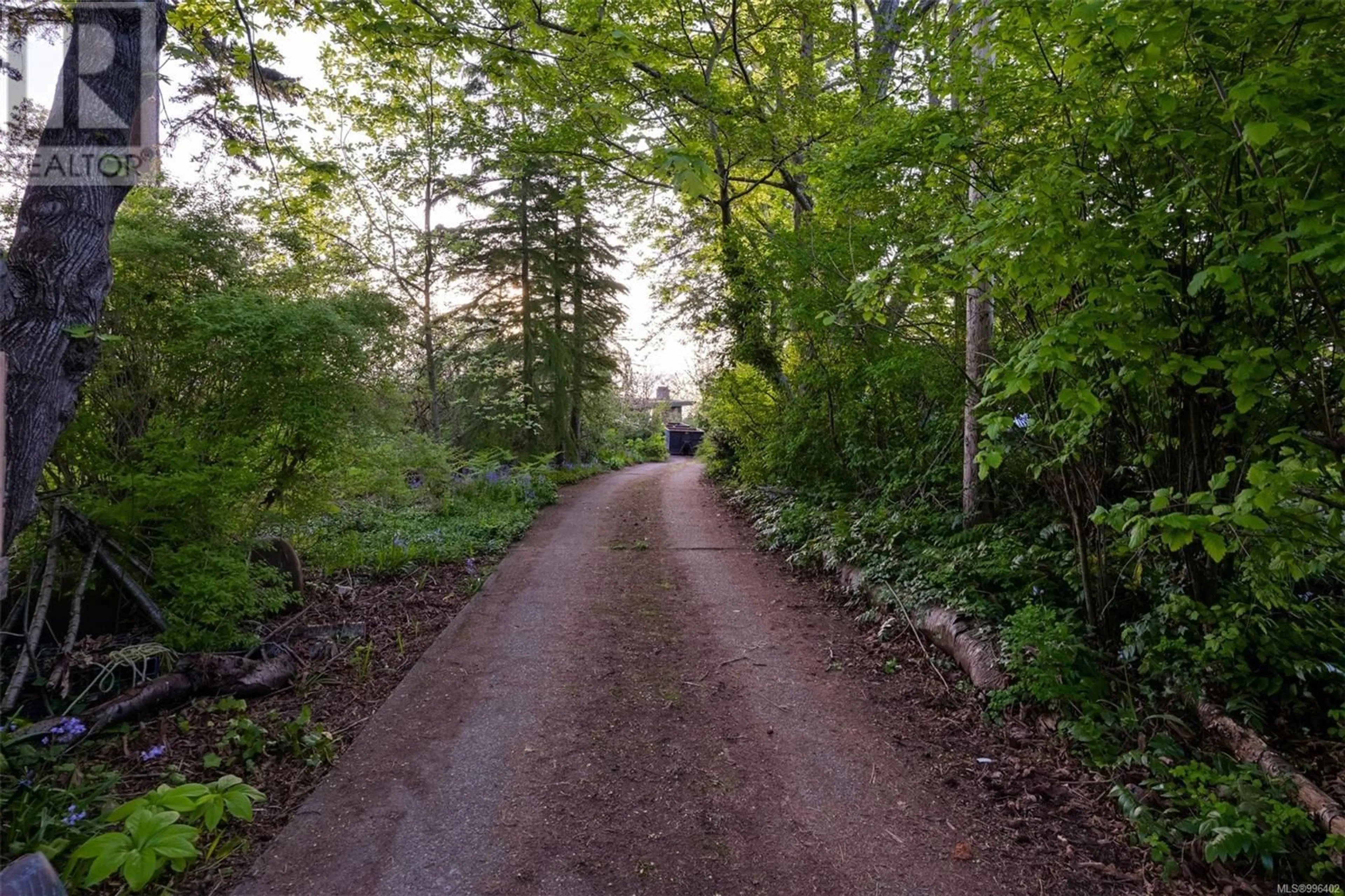Blurry image for 5155 CORDOVA BAY ROAD, Saanich British Columbia V8Y2K1