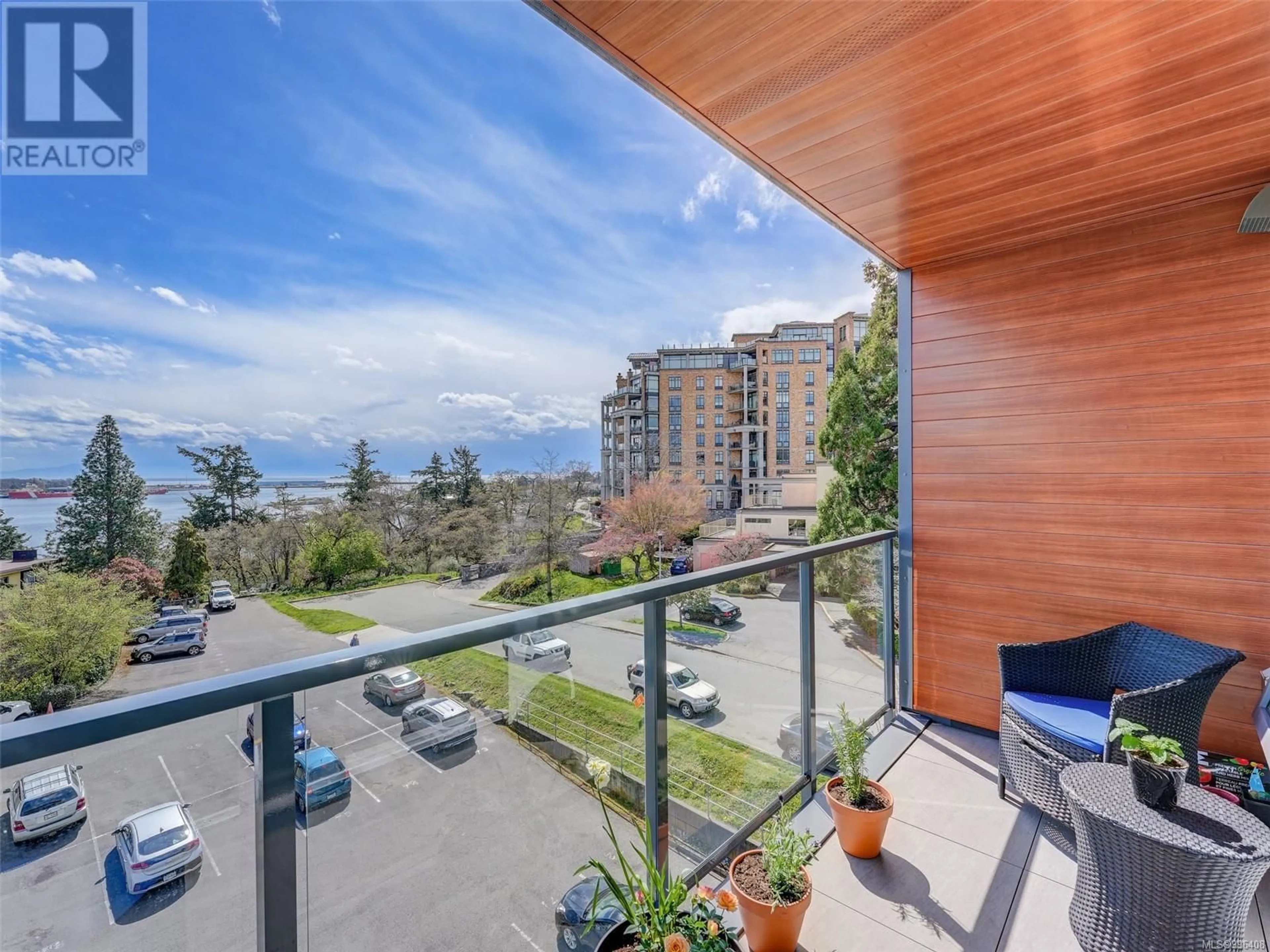 Balcony in the apartment, water/lake/river/ocean view for 405 - 835 DUNSMUIR ROAD, Esquimalt British Columbia V9A5B8