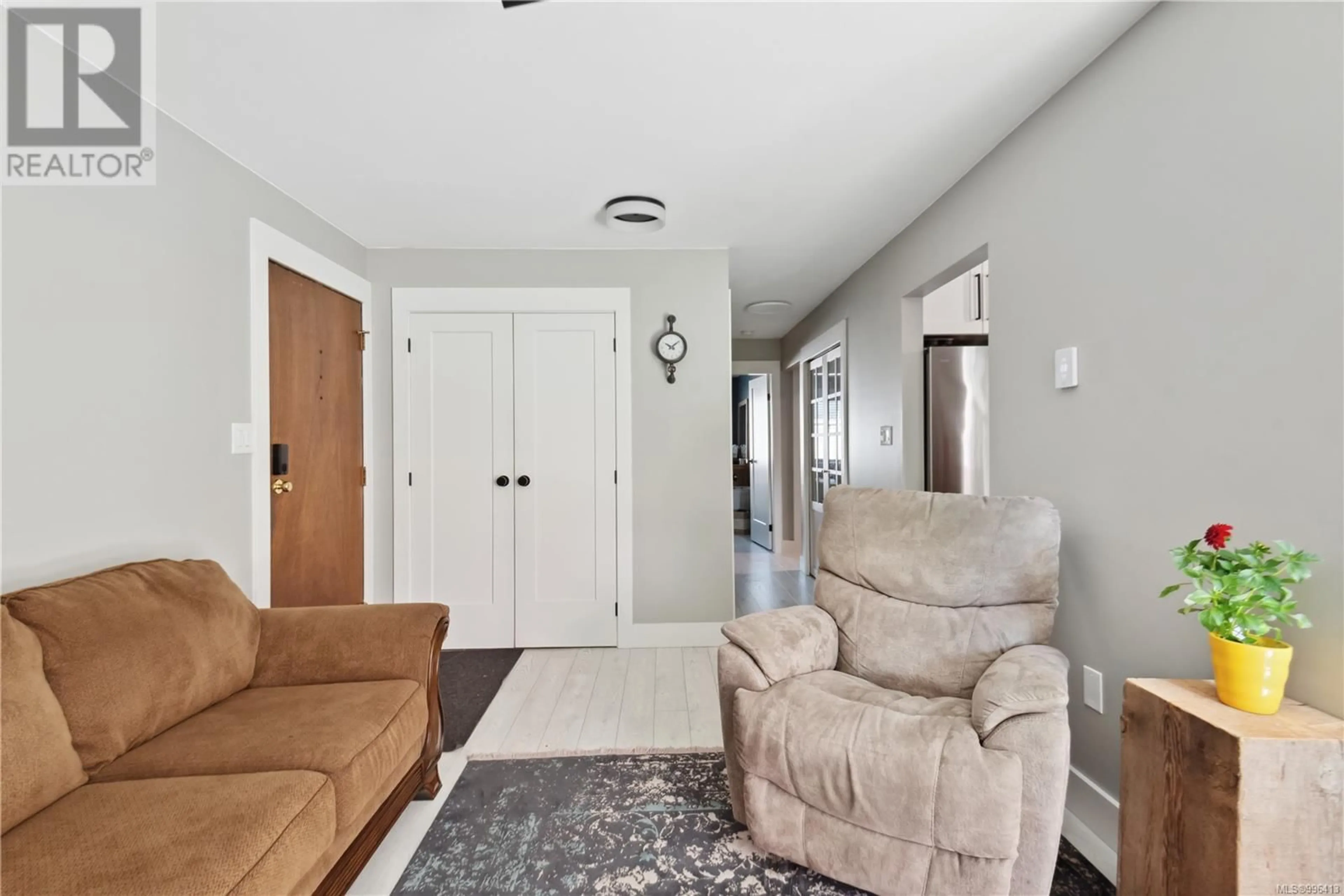 Living room with furniture, unknown for 2 - 1040 TRUNK ROAD, Duncan British Columbia V9L2S5