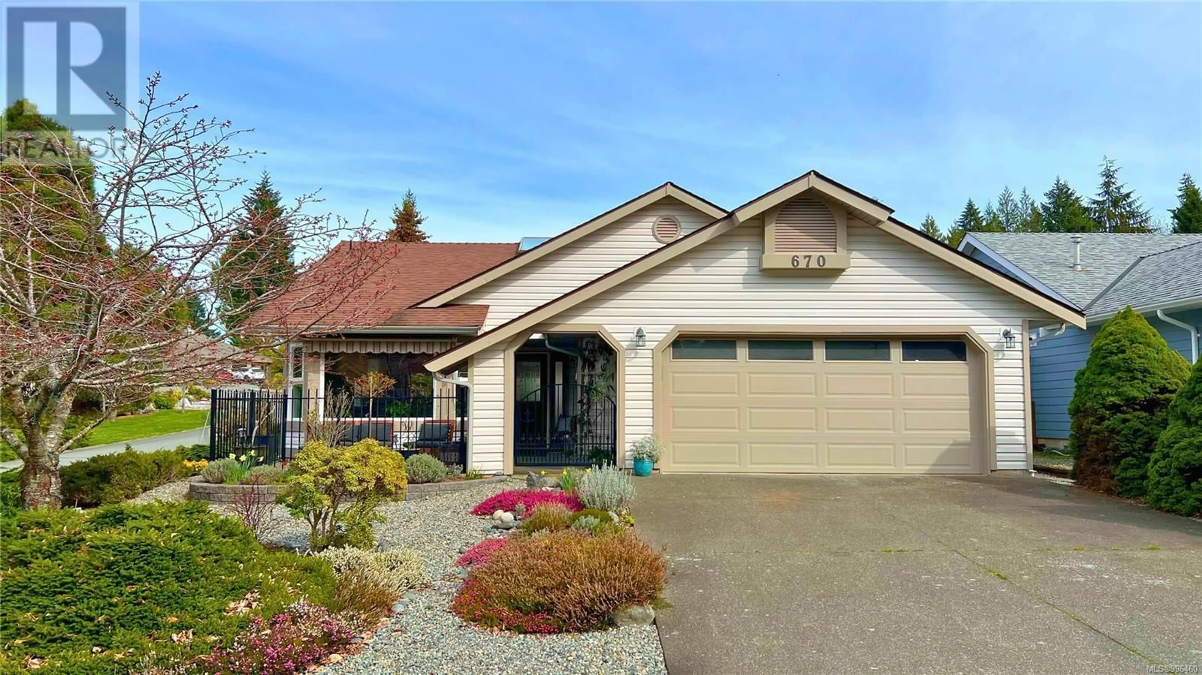 Home with vinyl exterior material, street for 670 PINE RIDGE DRIVE, Cobble Hill British Columbia V8H0K8